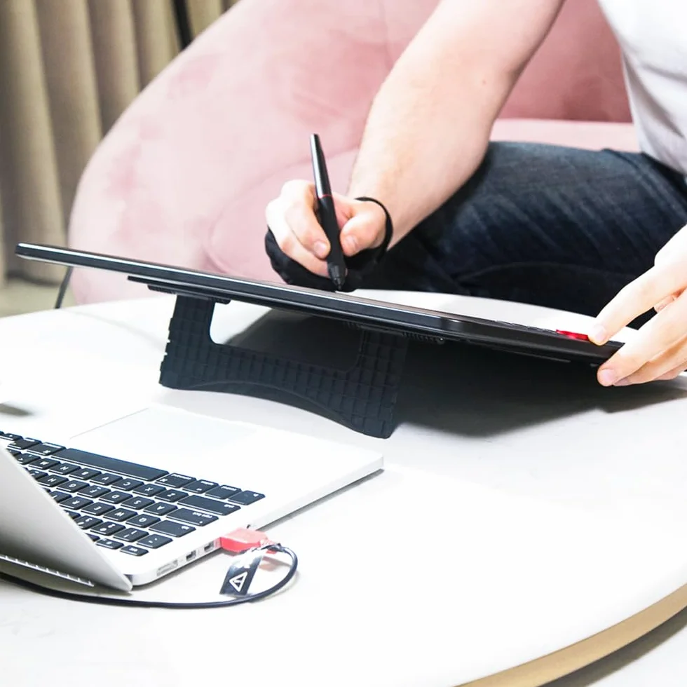XP-PEN Artist 15,6 Pro tablet graficzny HD IPS 15,6 cala, rysik z funkcją gumki, 8 przycisków szybkiego dostępu, idealny do domowego biura i nauki zdalnej