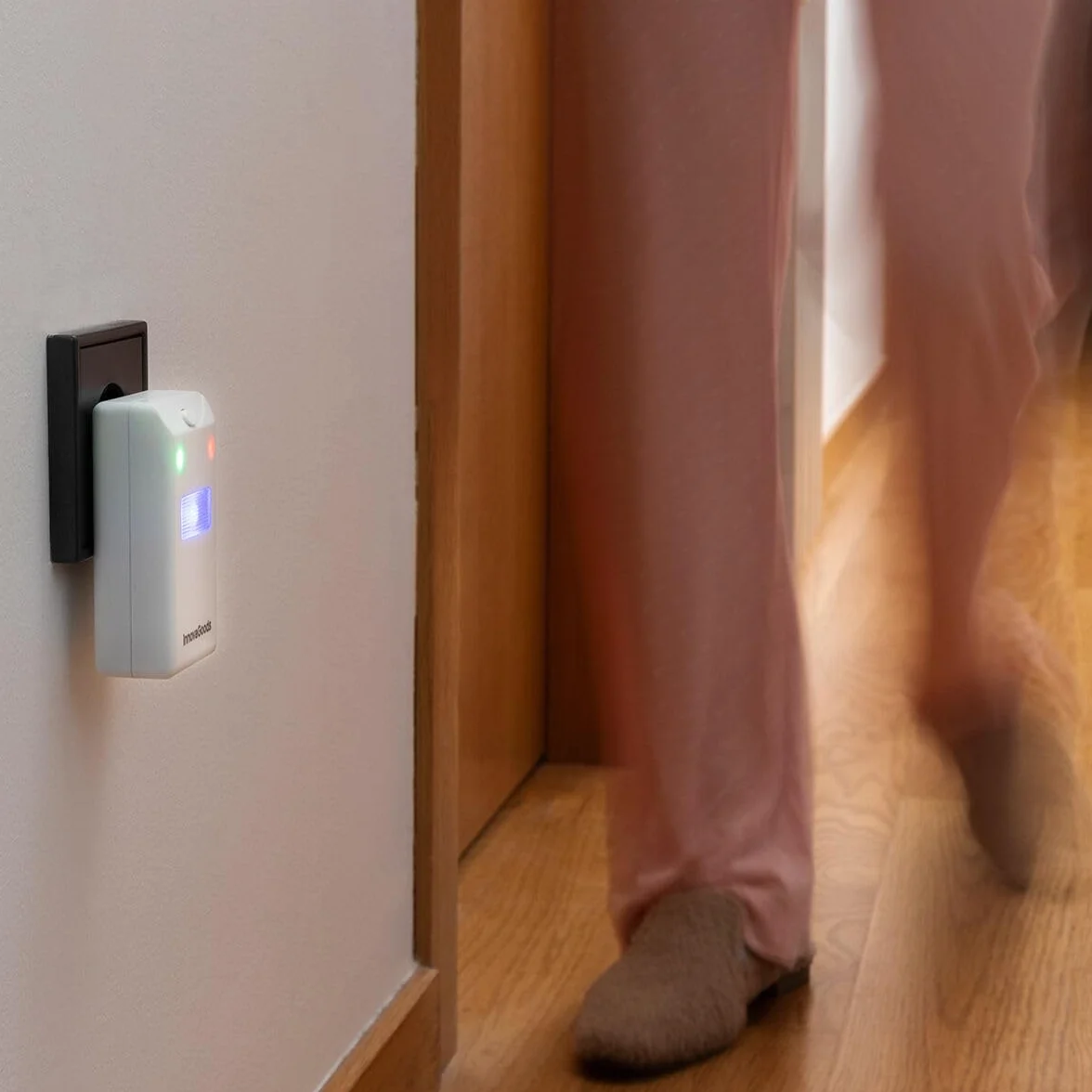 Ultradźwiękowy odstraszacz szkodników z LED Killekt Duo InnovaGoods 2 Sztuk