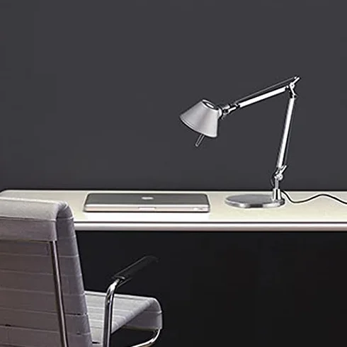 Artemide Tolomeo Alluminium szara lampa stołowa podstawa 23 cm A001000