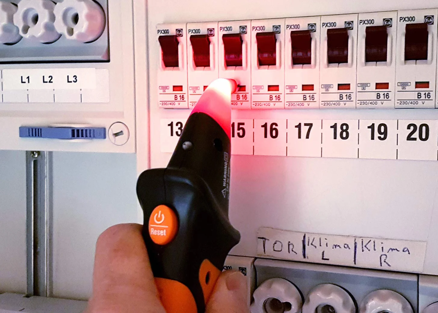 HT Instruments HT38 wykrywacz przewodów czarny pomarańczowy