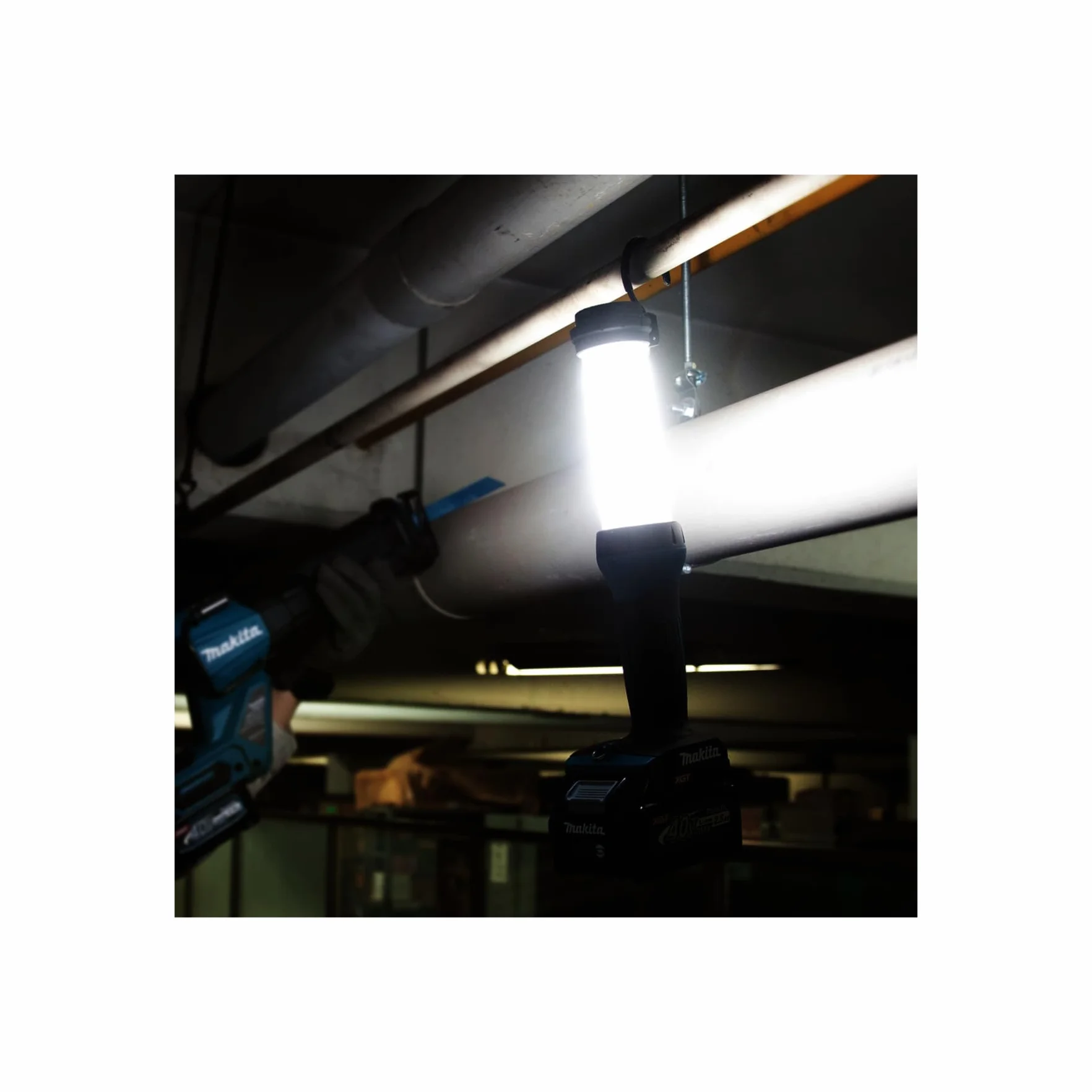 Makita ML002G 40V Max Li-Ion XGT latarka LED – baterie i ładowarki nie wchodzą w zakres dostawy