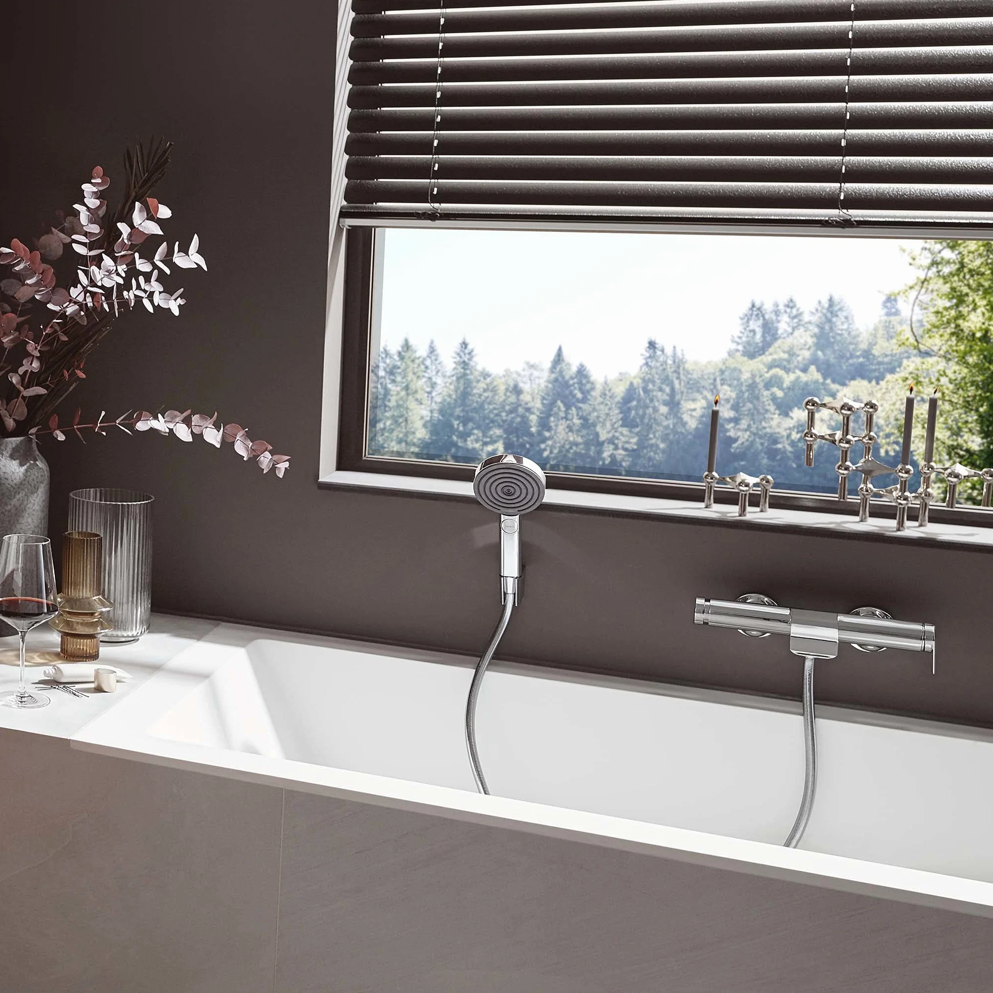 hansgrohe Vivenis Jednouchwytowa bateria wannowa do montażu natynkowego chrom, 75420000
