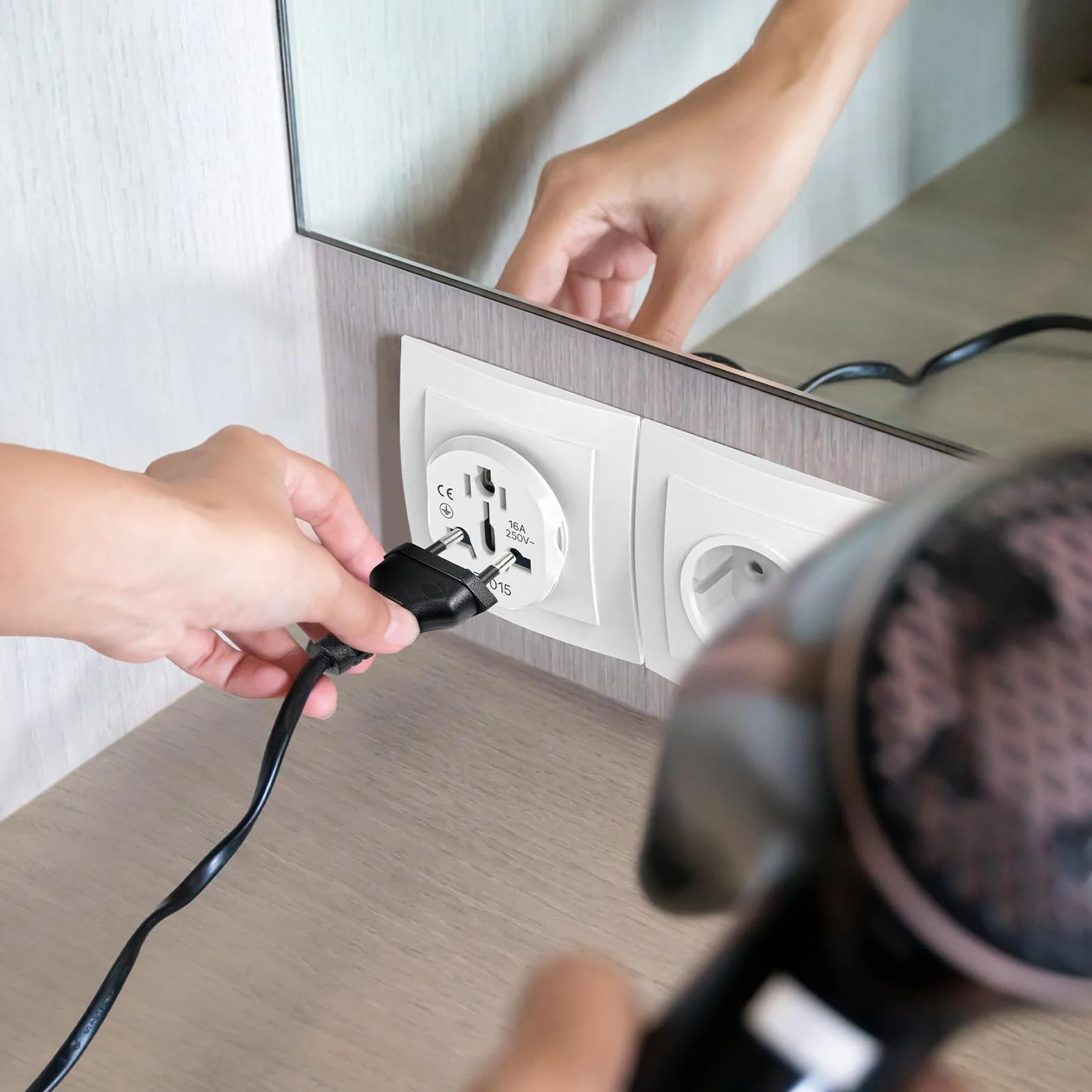 VIEVRE uniwersalny adapter do gniazd, wtyczka chińska na Europę, USA, UK