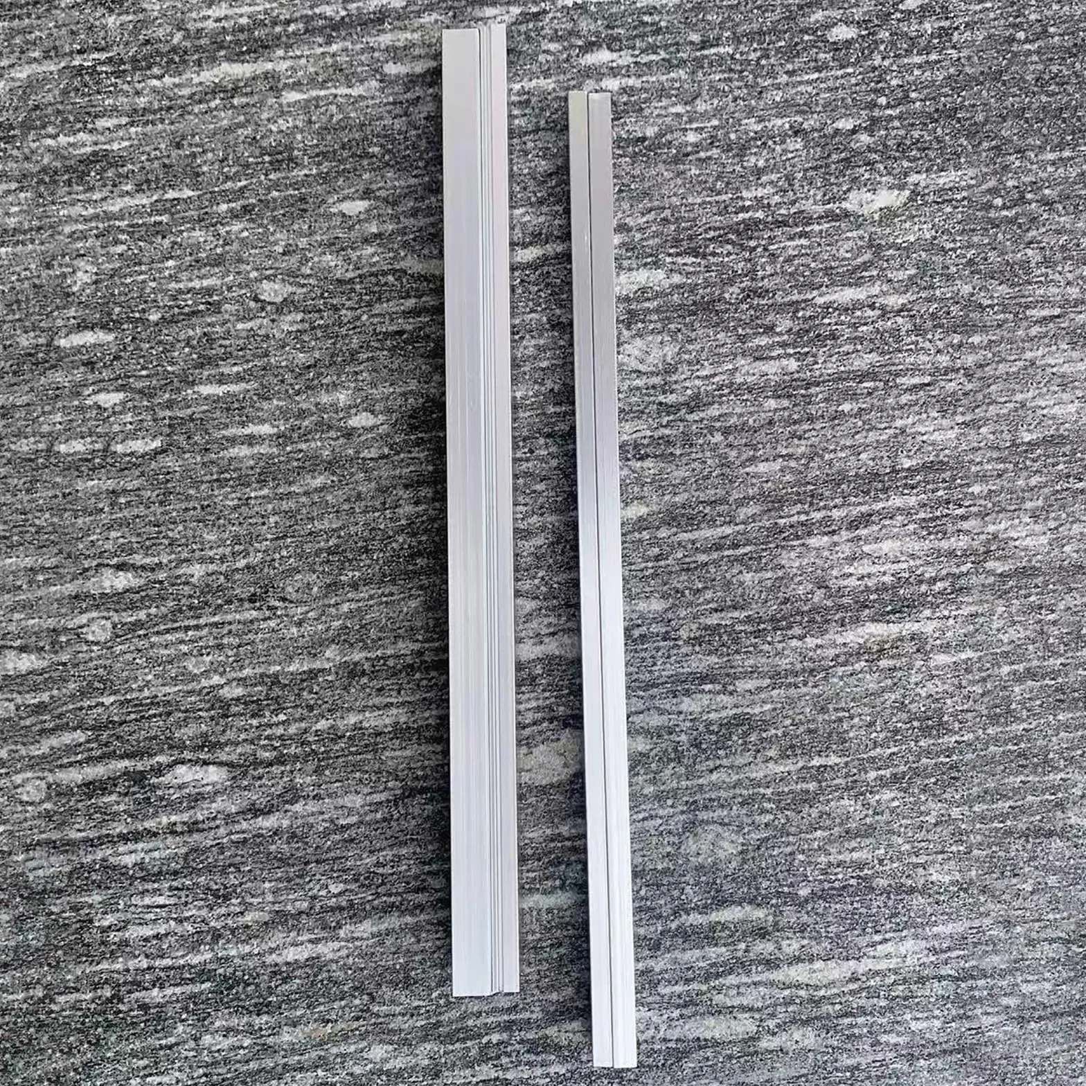 Cord Cable Wire Cover 20 mm 25 30 40 50 60 80 100 mm Szerokie, wytrzymałe, metalowe pudełko z organizerem do kabli, 2 sztuki Samoprzylepny prostokątny((1.18x0.59in)30x15mm)