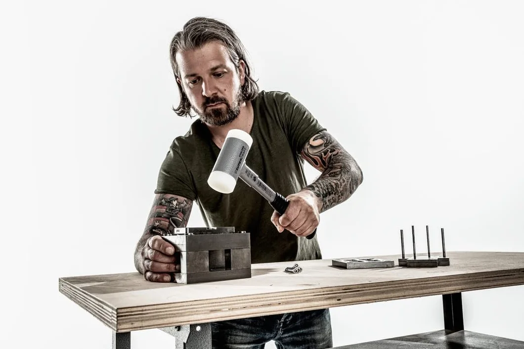 Supercraft młotek ochronny, z odpornym na pęknięcia trzonkiem z rur stalowych i ergonomicznie ukształtowanym, antypoślizgowym uchwytem | śr. = 50 mm | 3377.050