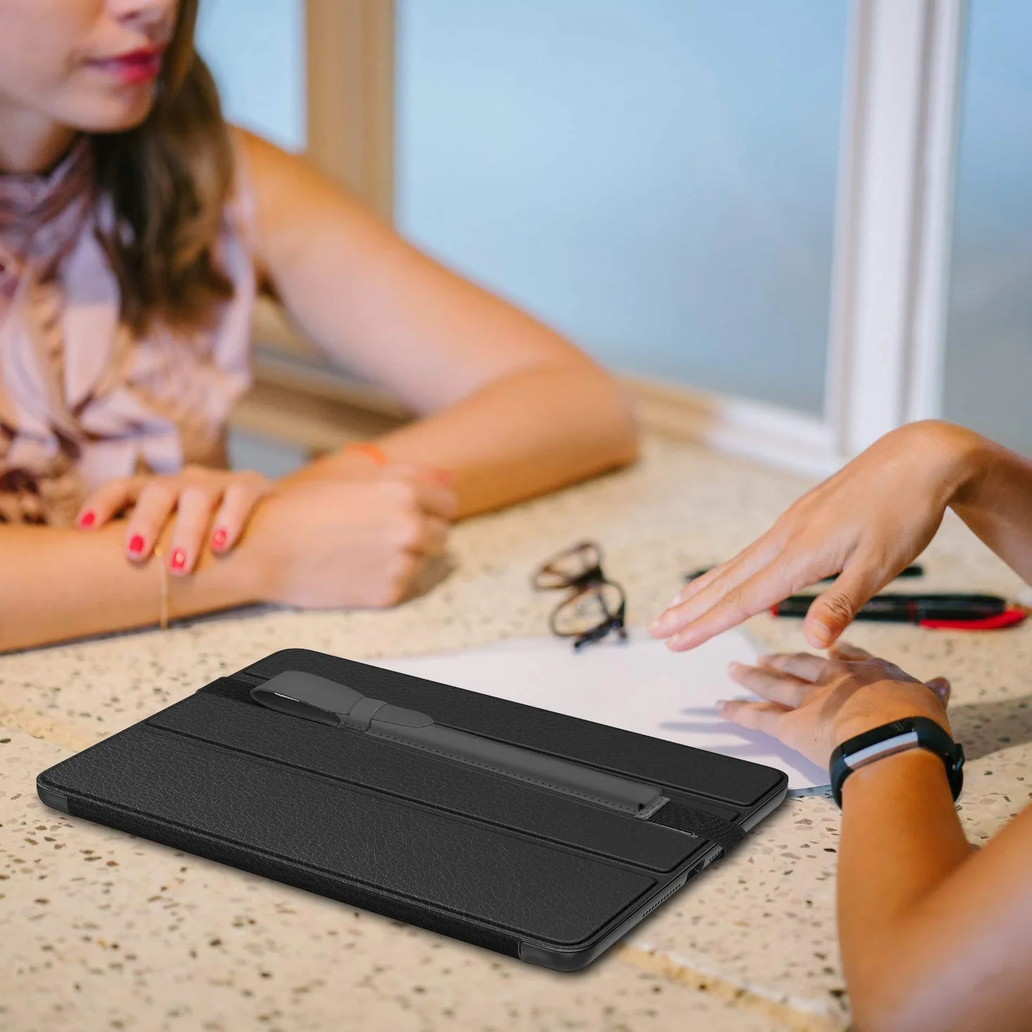FINTIE Uchwyt do Apple Pencil Pro/USB-C & Apple Pencil 1./ 2. Gen, etui ze sztucznej skóry na rysik z etui na adapter USB kompatybilne z etui iPad, kolor błękitny