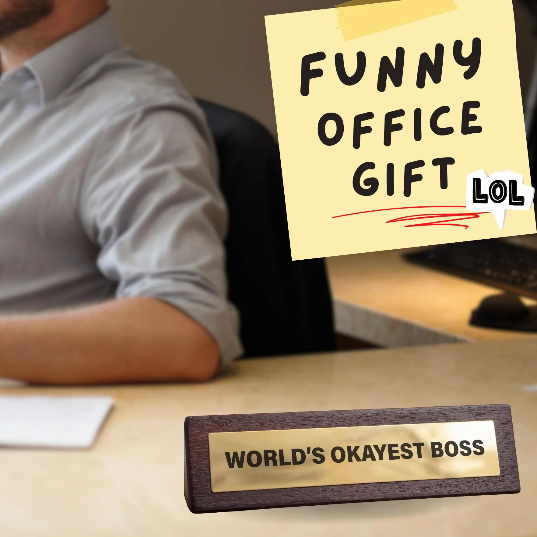 Boxer Gifts 'World's Okayest Boss Joke Desk Sign – Zabawny prezent menedżera dla tajemniczego Mikołaja – nowość artykuły biurowe