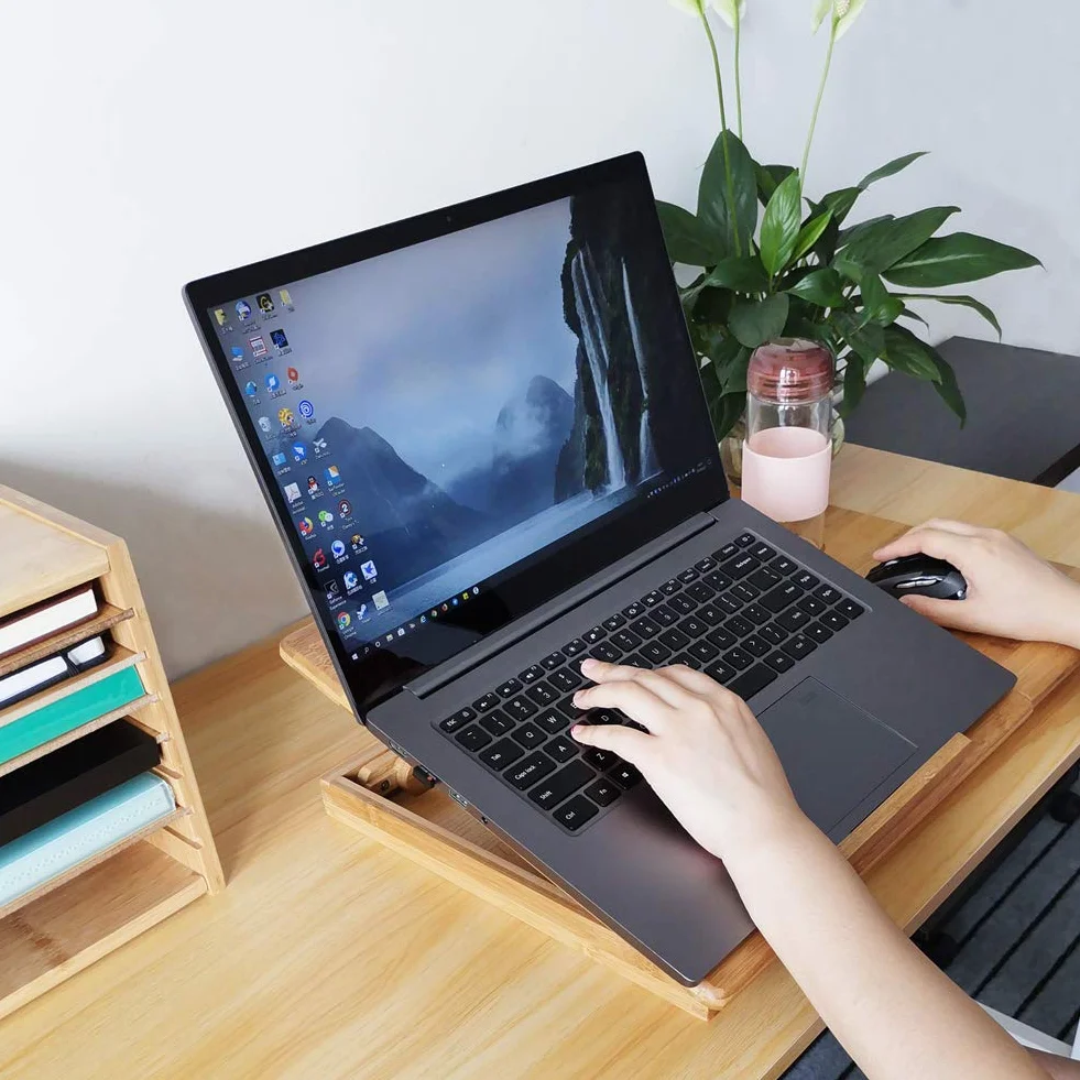 KKTONER Bambusowy stolik pod laptopa Regulowana wysokość podstawy monitora Taca na łóżko składana