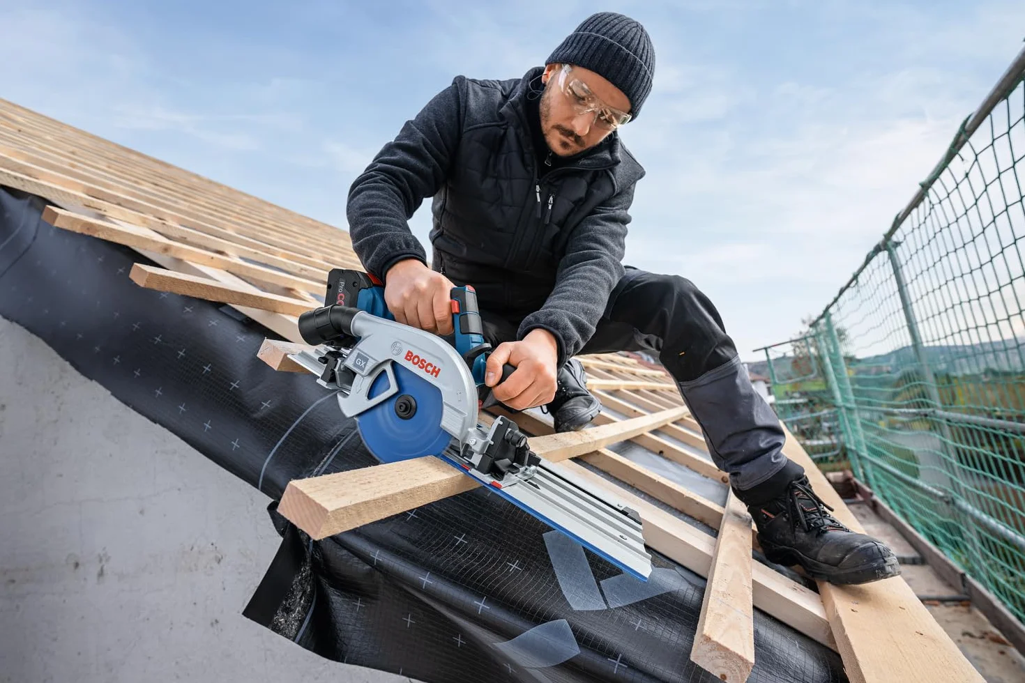 Bosch Professional: szyna prowadząca do cięć poprzecznych FSN 300 X (kompatybilność z GKS 18V-57-2 GX, cięcia pod kątem –45°/+60°, długość 300 mm)