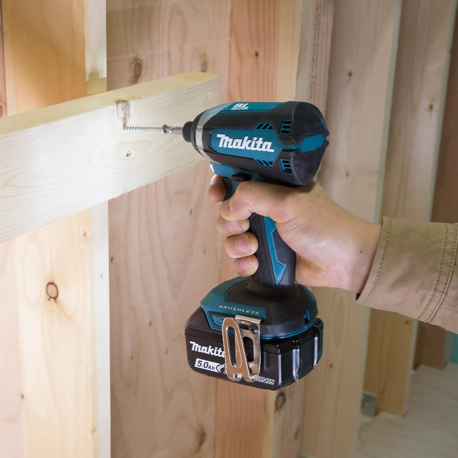 Makita Dtd153Z Wkrętarka Udarowa, Czarny/Niebieski, ‎17 x 8.4 x 10.5 cm; 907.18 g