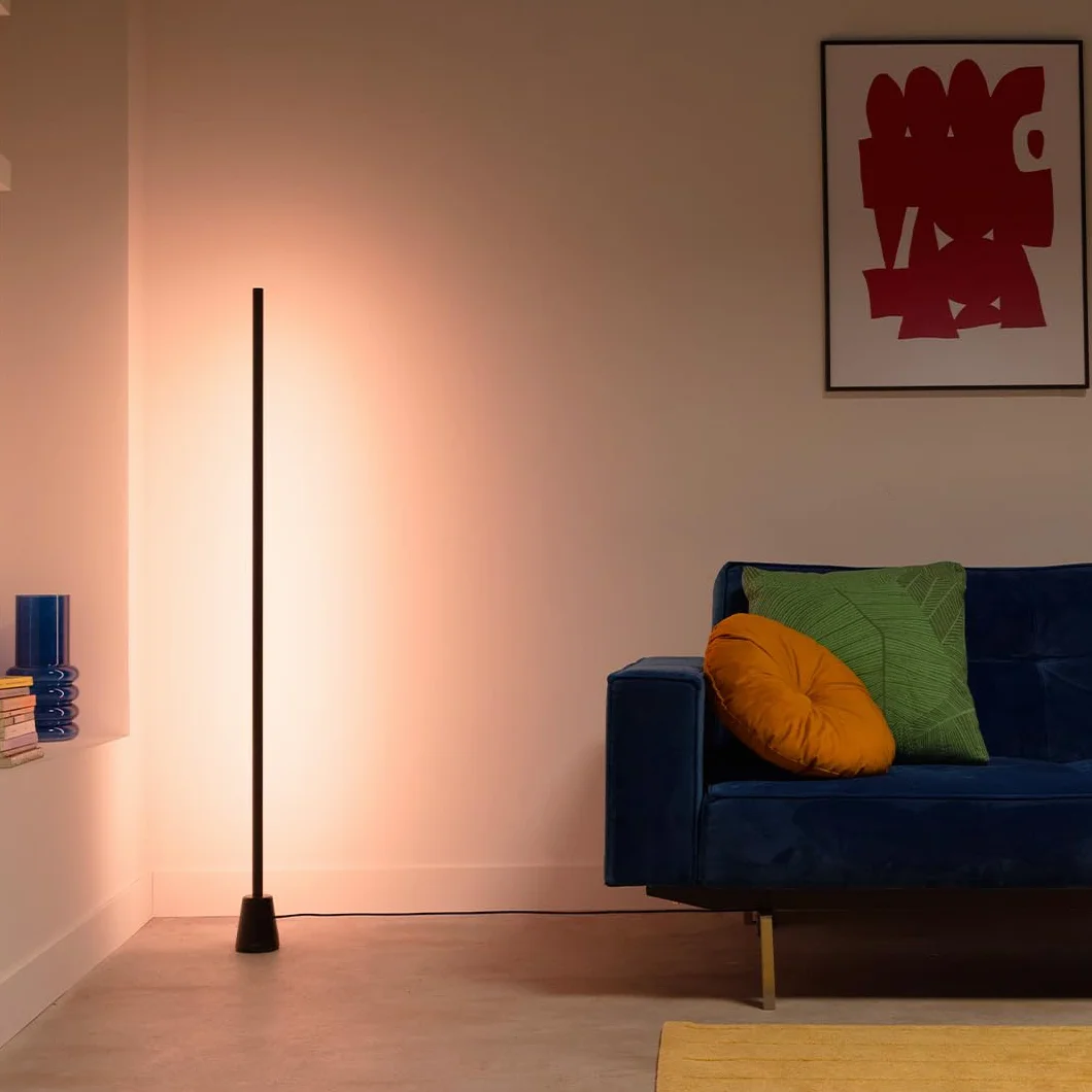 WiZ Lampa podłogowa gradient, Wyświetla wiele kolorów jednocześnie (RGBIC), Łatwy montaż i konfiguracja, łączy się z Wi-Fi, Sterowanie Aplikacją/Głosowe, Działa z Google Home, Alexą i HomeKit
