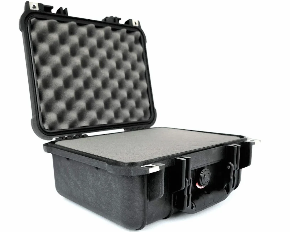 PELI 1400 Skrzynia ochronna IP67 wodoszczelna pyłoszczelna 9 l czarna