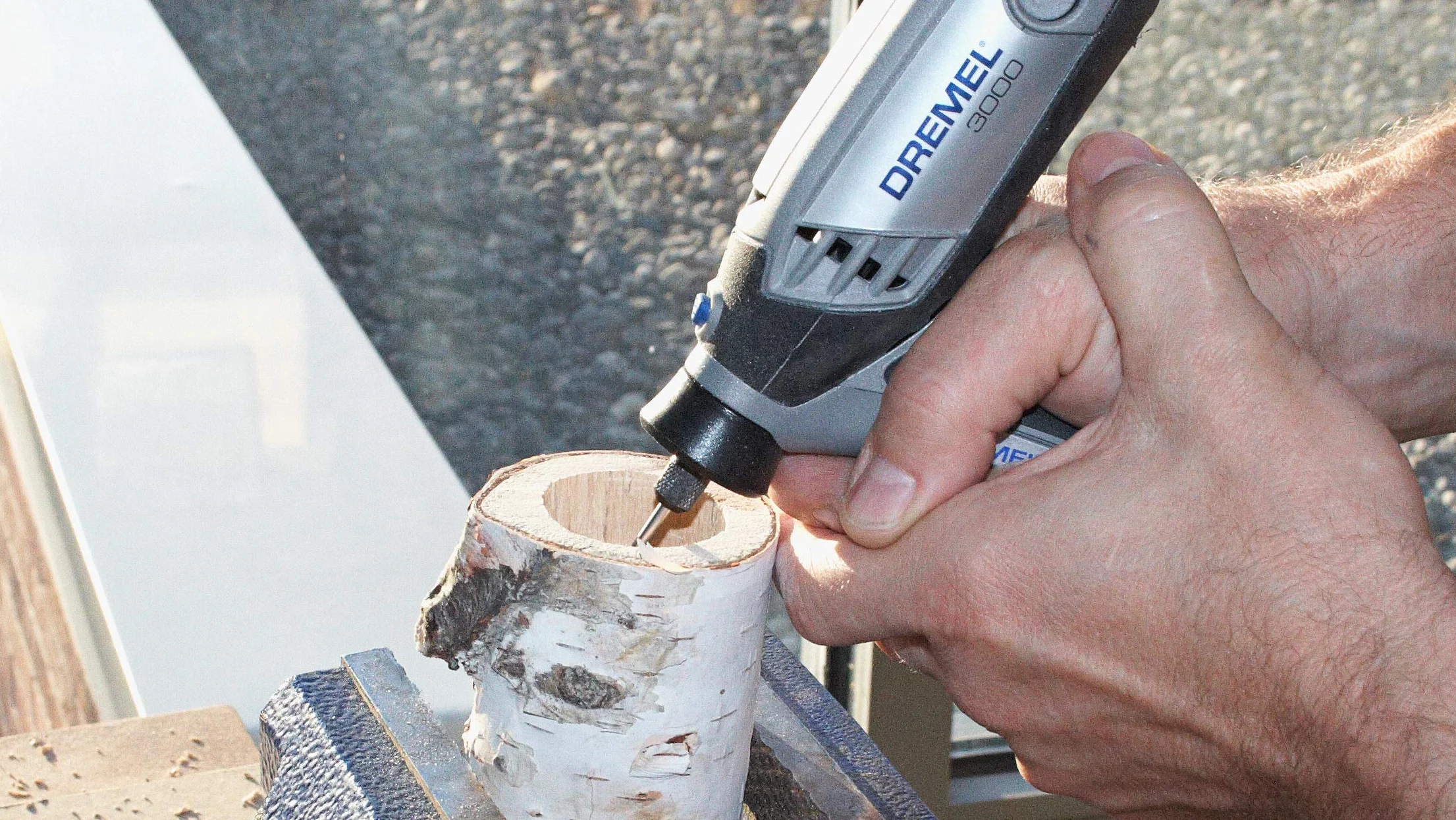Dremel 577 Uchwyt detailera - uniwersalny zestaw akcesoriów do narzędzia obrotowego z 1 przystawką i 3 akcesoriami