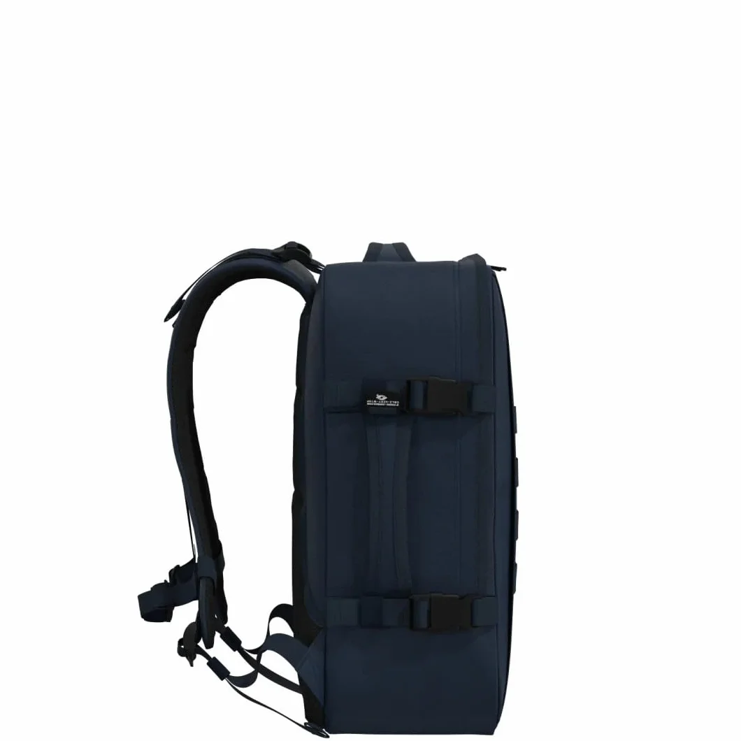 CABINZERO Military 28L Ultra Light Cabin Bag z Luggage Tracker Navy