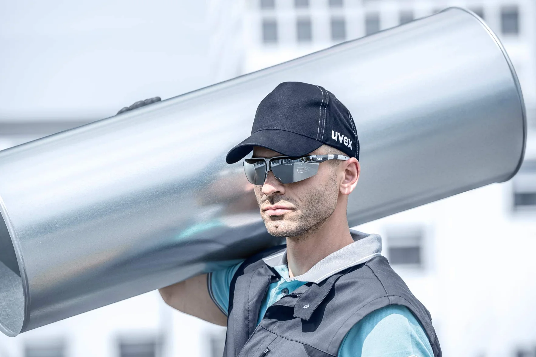 Uvex u-Cap Sport czapka ochronna na g?ow? z d?ugim daszkiem i tward? obudow? - czarna - 55-59 cm