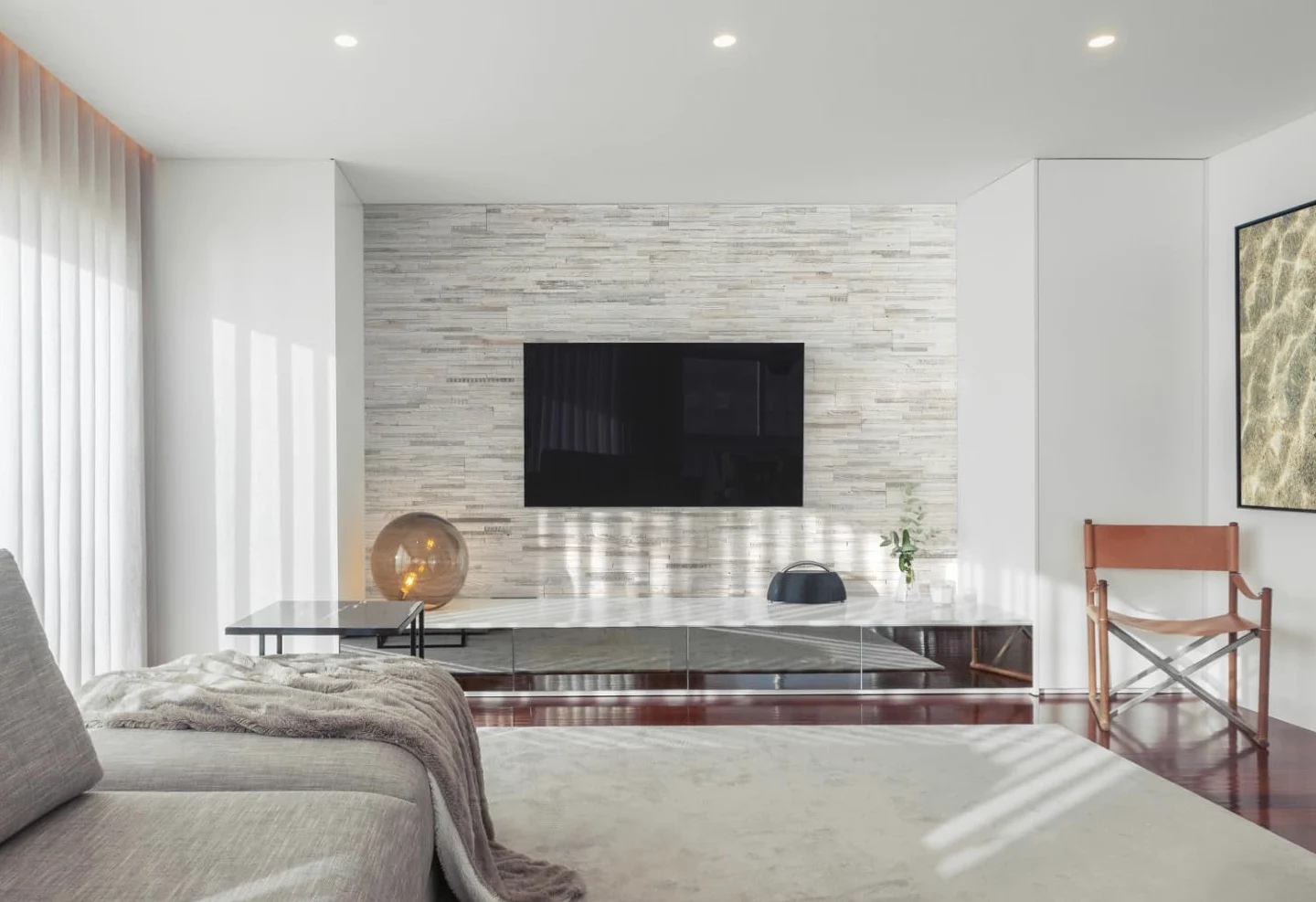 Okładzina ścienna z naturalnego drewna w stylu vintage, panele ścienne, dekoracja ścienna, okładzina drewniana, wzór ścienny Wooden Wall Design model Marbel (1 m2), biały