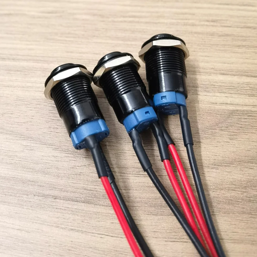 Gebildet 3 Sztuki Wstępnie Okablowanych Zatrzasków IP65 z Blokadą, Samoblokujący się Przycisk ze stopu Aluminium, wł./wył., 12mm, 2A, 12V/24V/125V/250V AC (wysoka głowica)