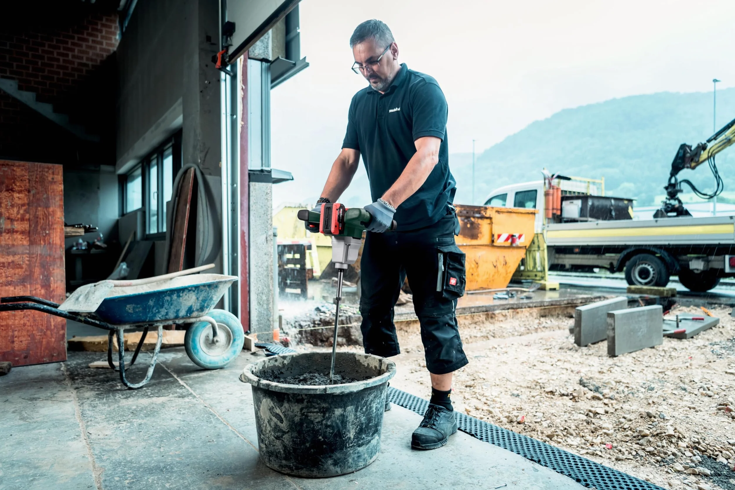 metabo Mieszadło akumulatorowe RW 18 LTX BL 140-2 - 18 V, silnik bezszczotkowy, 2-biegowa przekładnia, pojemność 50 l, SafetyStop, szybkie zatrzymanie, ergonomiczne uchwyty, VTC-Elektronika