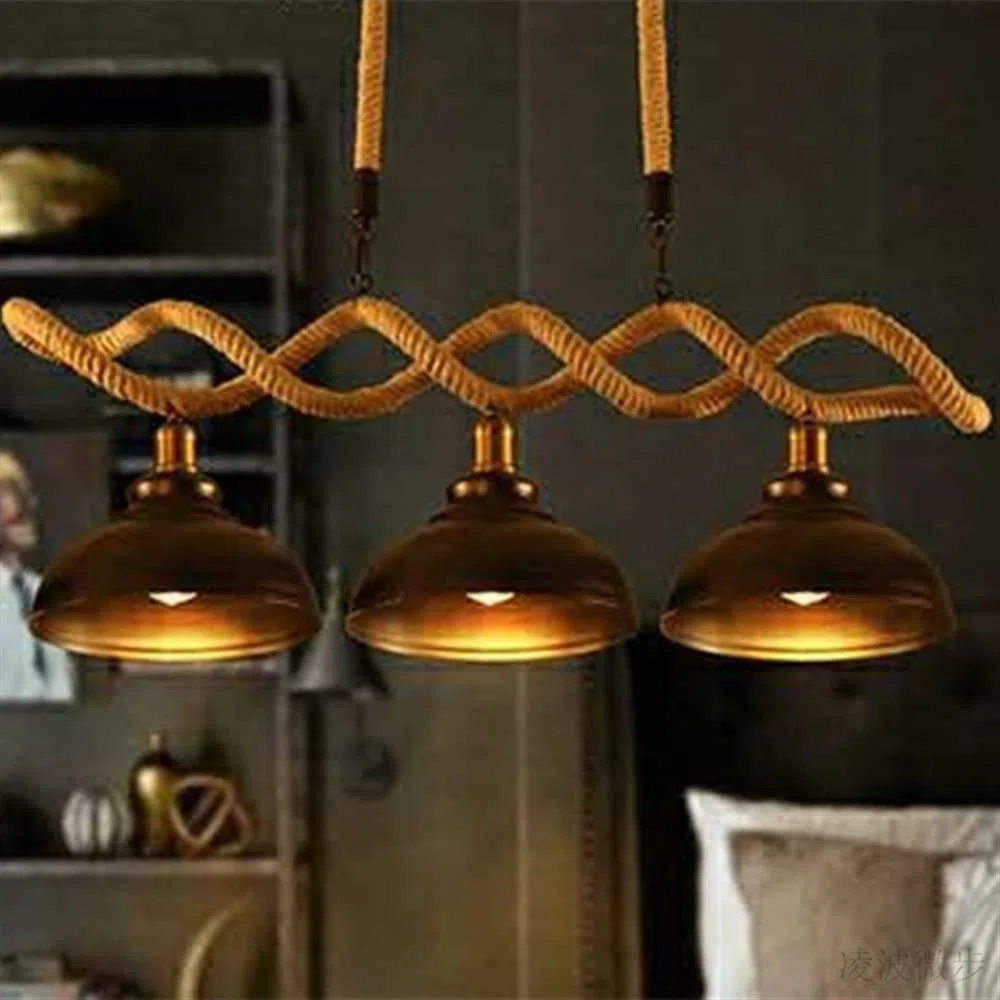 Lampa wisząca ze starego metalu