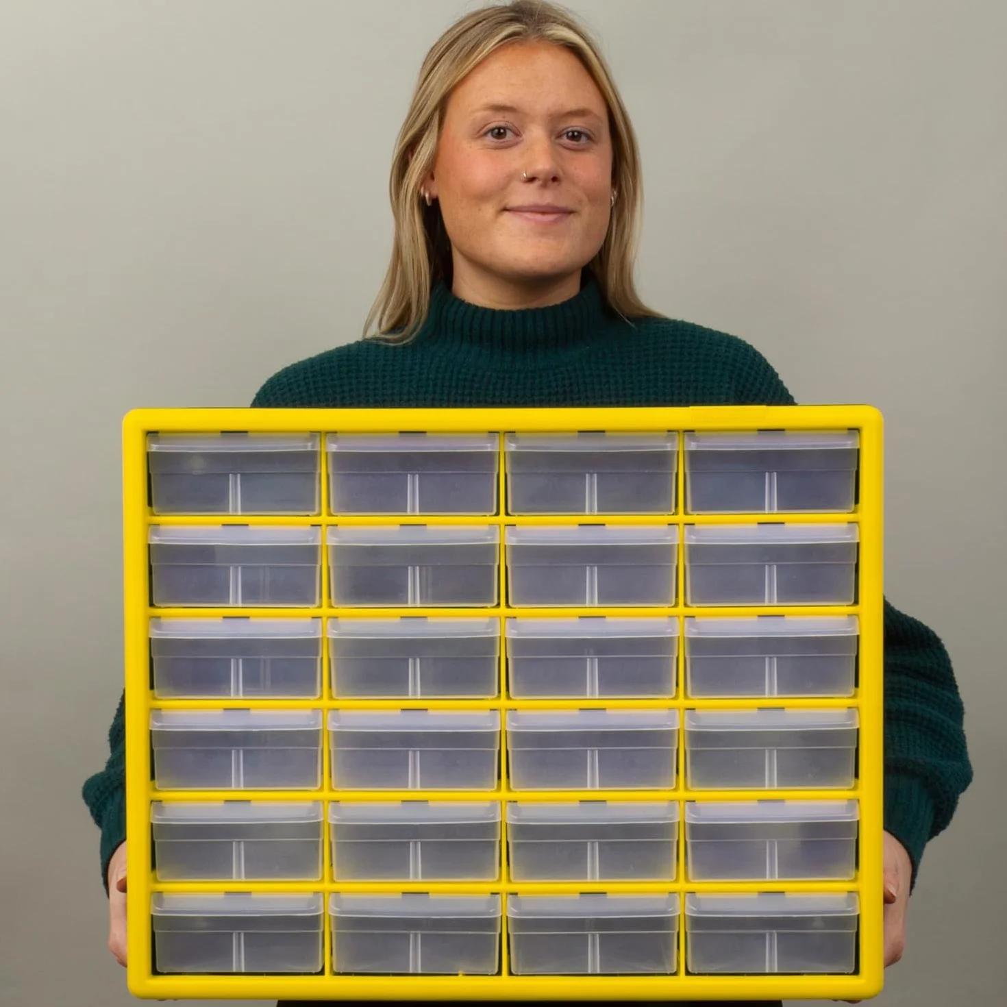 Akro-Mils 10124 Plastikowa szafka z 24 szufladami do przechowywania, do garażu, Lego, na narzędzia, dla nauczycieli, organizer do makijażu i innych, 50 cm szer. x 15 cm gł. x 40 cm wys., żółta