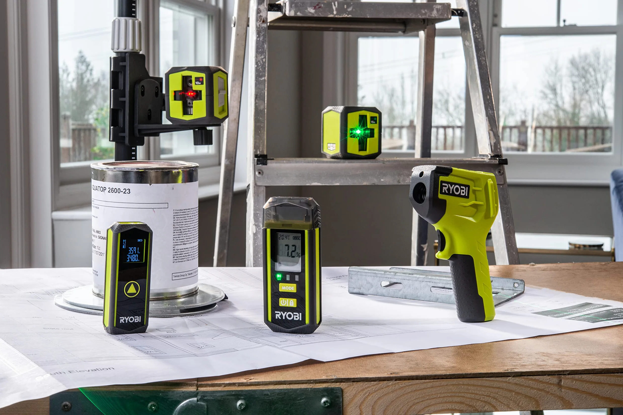 Ryobi Laser z Zieloną Wiązką RBCLLG1, Zakres Roboczy 15 m, Czas Pracy 6 Godzin, Laser Klasy II, Długość Fali 520Nm ± 10Nm, <1Mw, Dokładność do 0.5 mm/m