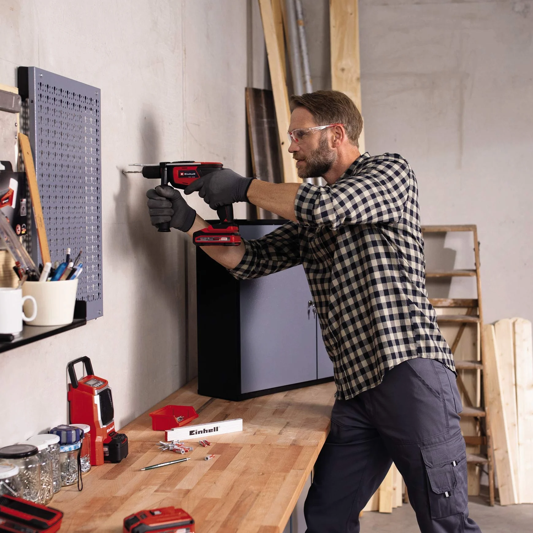 Einhell Akumulatorowa wiertarka udarowa TC-ID 18 Li-i Solo Power X-Change (18 V, uchwyt samozaciskowy 13 mm, obrót przód/tył, elektroniczny ściemniacz, sprzedawana bez baterii i ładowarki)