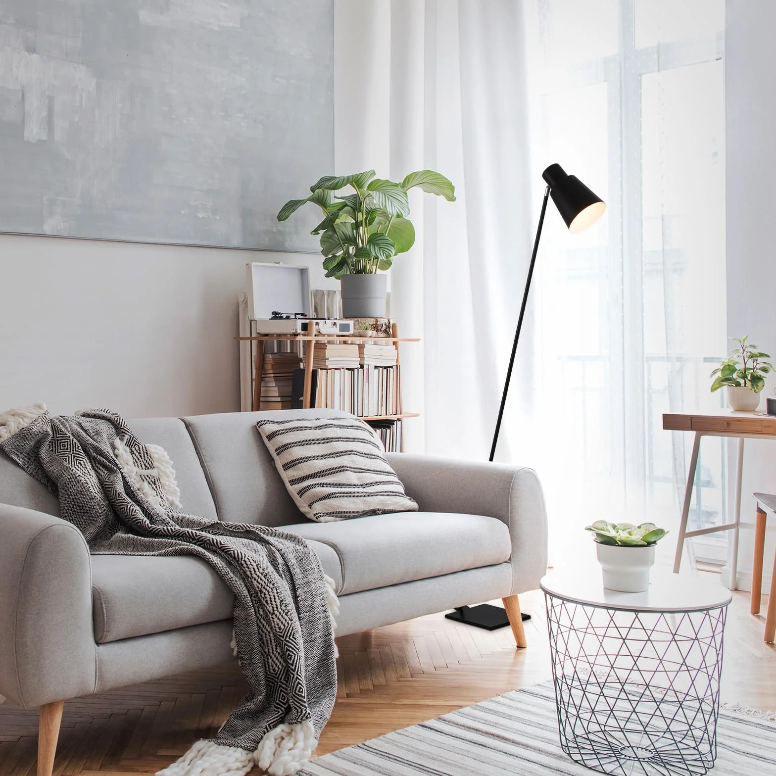 BRILONER – Lampa stojąca jako dekoracja salonu i lampa do czytania, lampa wychylna, lampa do salonu, przycisk nożny, oświetlenie pośrednie, czarna