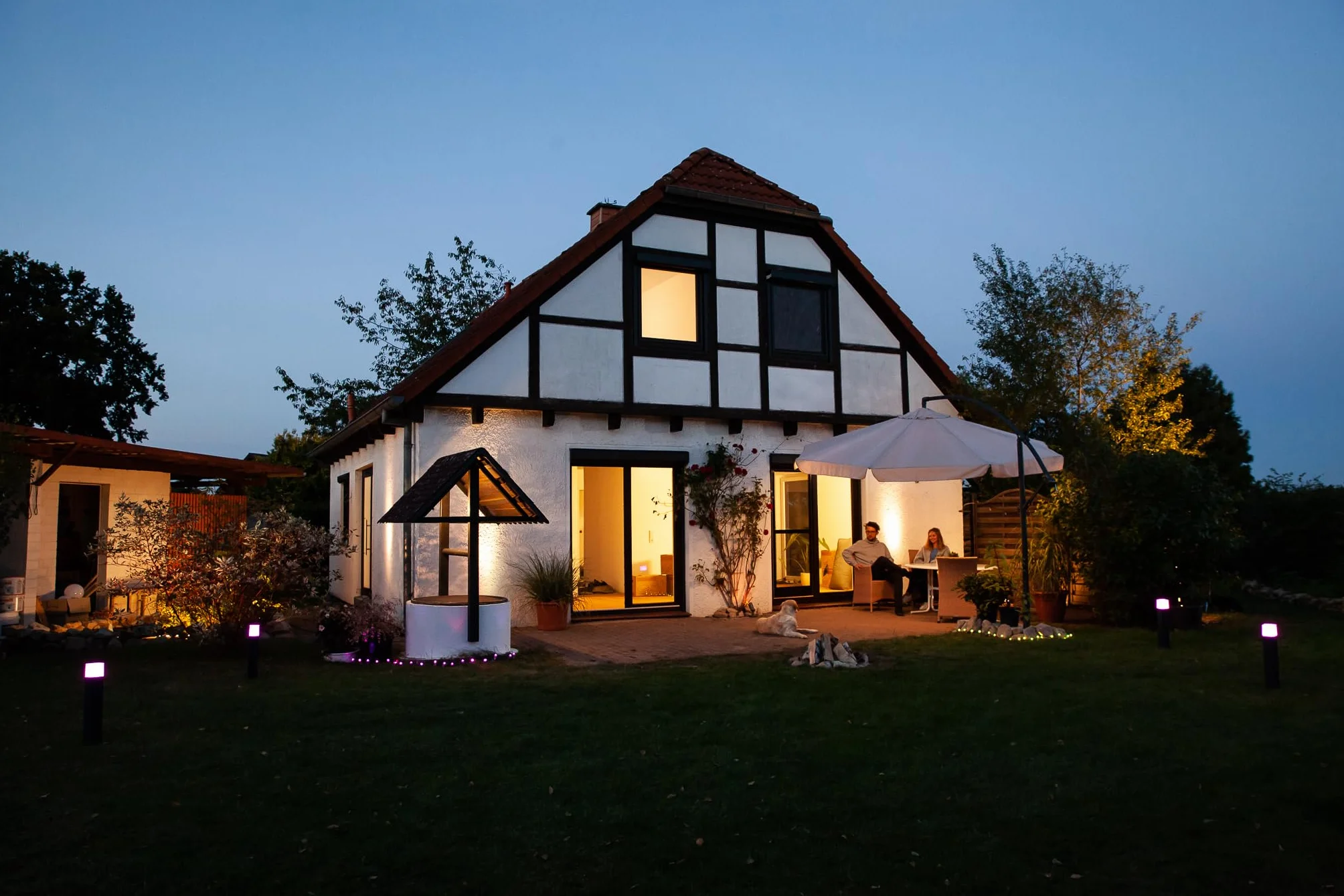 LEDVANCE Smart żarówka LED z Wifi, trzonek E27, ściemnianie, ciepła biel (2500K), kształt Edison, przezroczysty żarnik w przydymionym szkle, możliwość sterowania za pomocą Alexa, Google i aplikacji