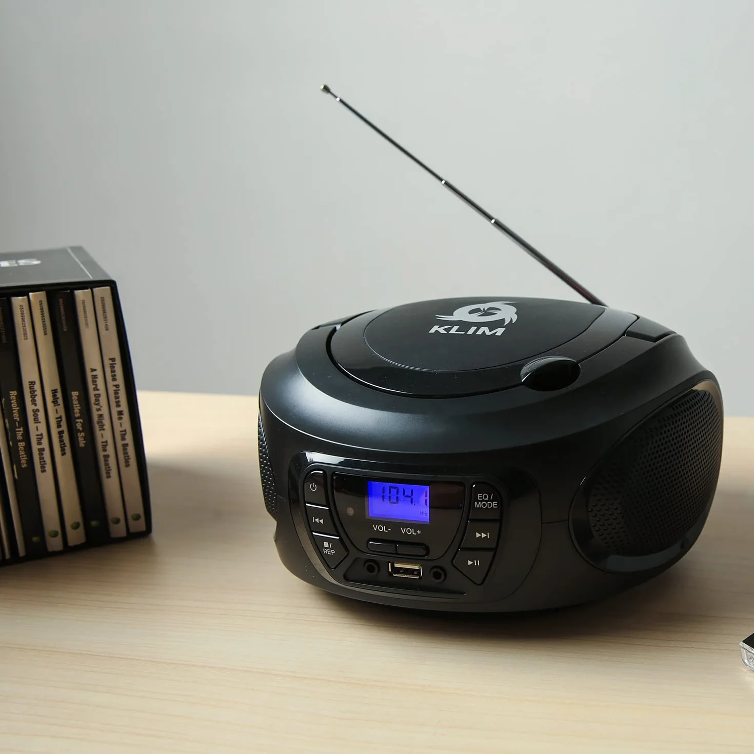 KLIM CD Boombox Portable Audio CD Player - NOWA WERSJA - Radio FM, Akumulator, Bluetooth, MP3 i AUX. Wyposażony w głośniki neodymowe Super Bass, ulepszony obiektyw lasera CD - czarny