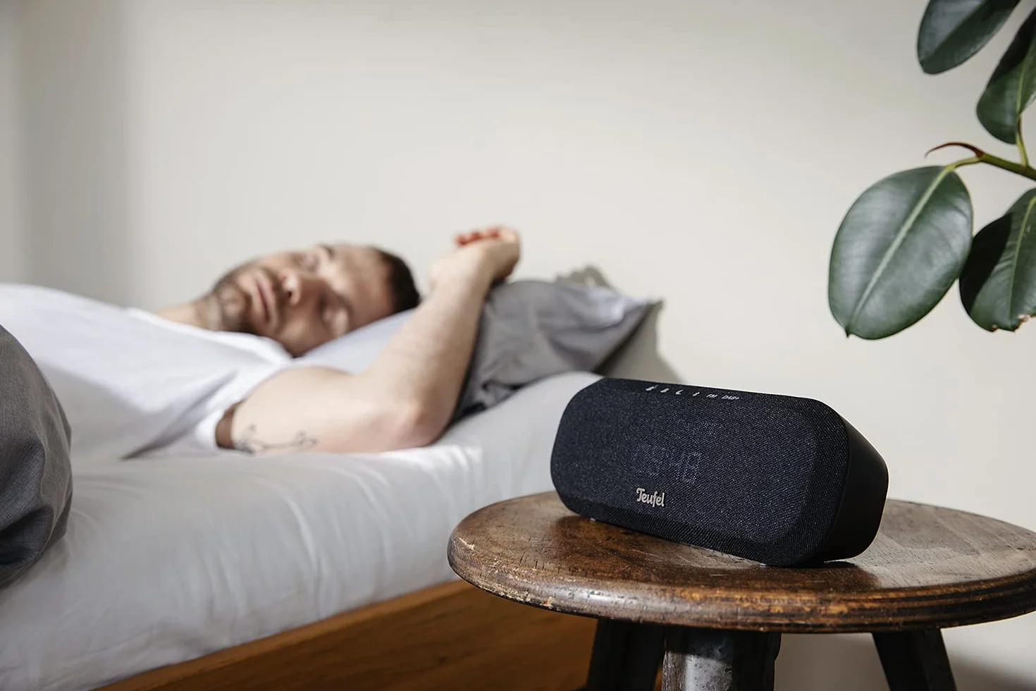 Teufel Radio ONE Budzik HiFi głośnik Bluetooth DAB+ FM Czarny
