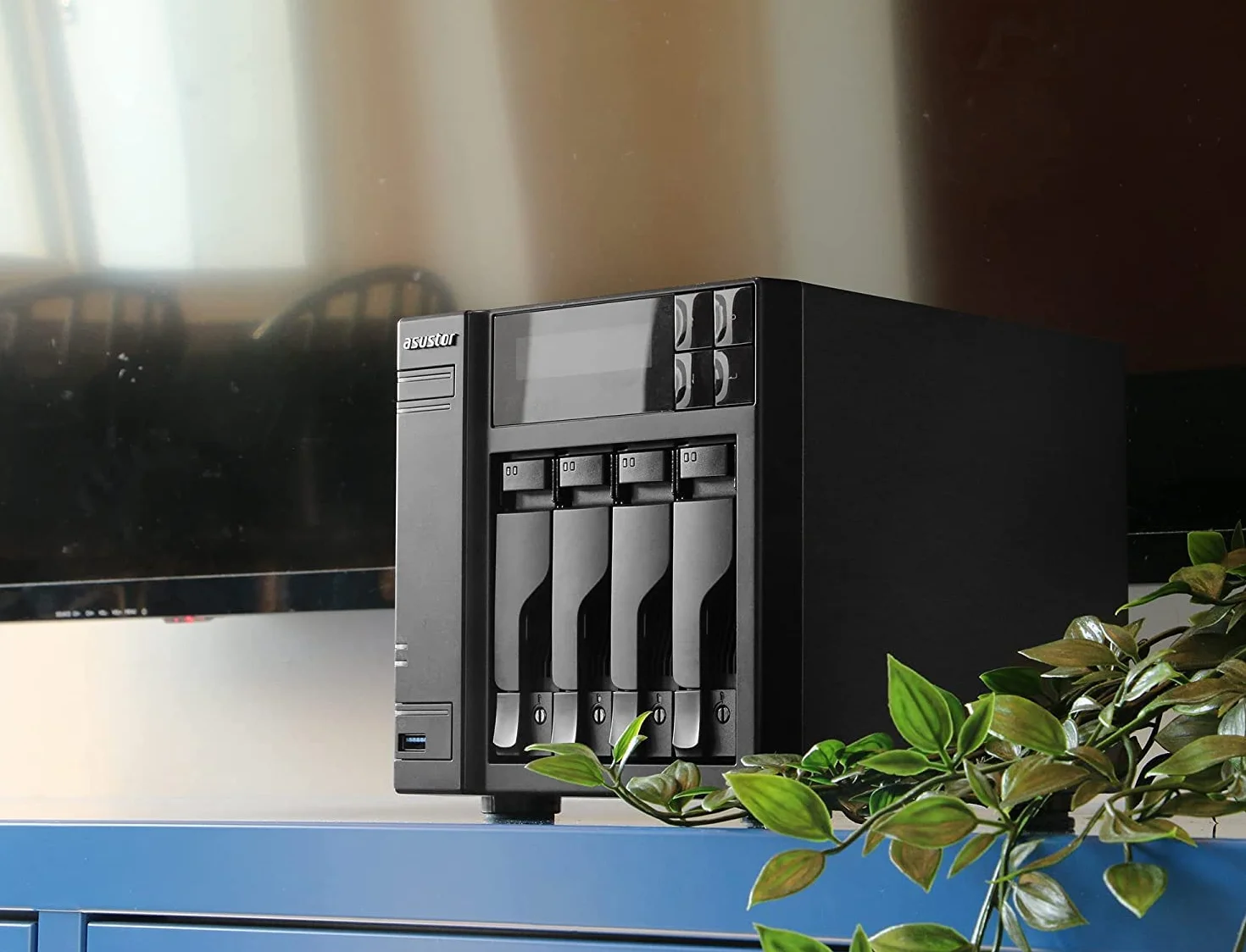 Asustor Lockerstor 4 Gen 2 AS6704T 4 Bay NAS obudowa pamięci sieciowej, Quad Core 2.0 GHz, 4 GB RAM DDR4