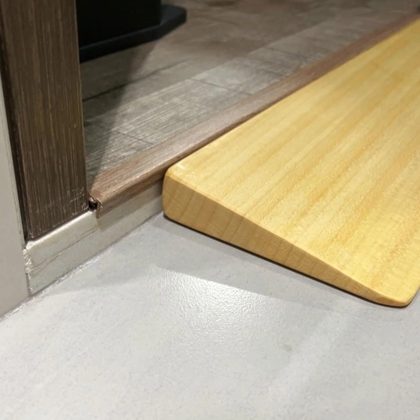 80 x 15 x 3 cm drewniana rampa progowa do drzwi, przenośna, lekka i łatwa do przenoszenia, do chodnika, może być używana jako rampa dla wózków inwalidzkich, rampa progowa