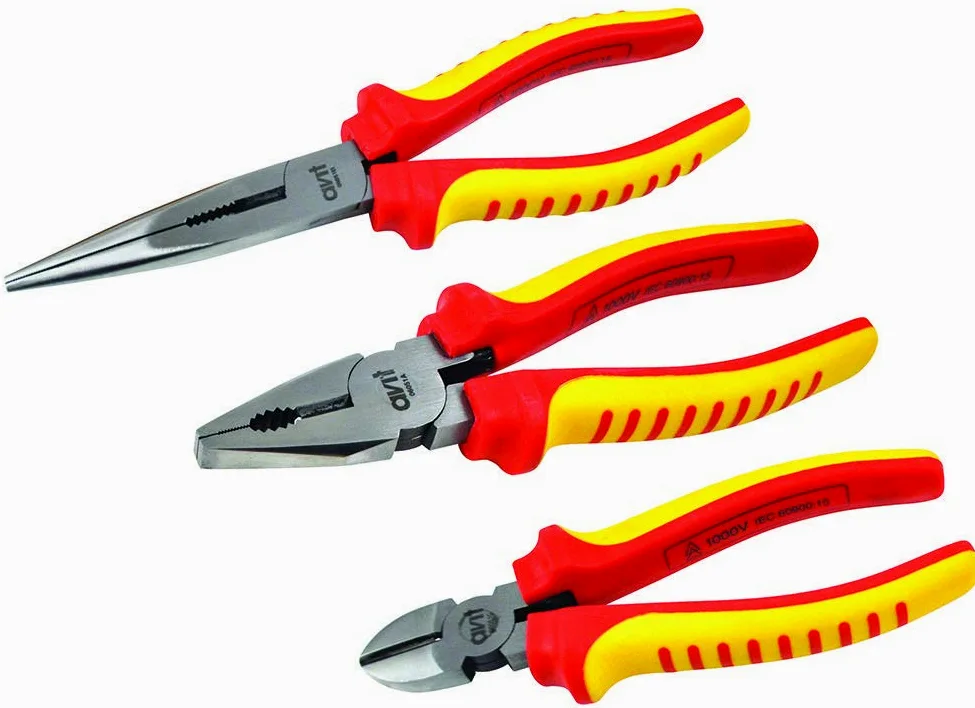 Zestaw szczypiec izolacyjnych 1000 V - zestaw 3-częściowy, zestaw zawiera szczypce kombinowane - 180 mm (7"), obcinacz boczny - 160 mm (6 "), szczypce z długim nosem - 200 mm (8 "), zestawy szczypce narzędzia