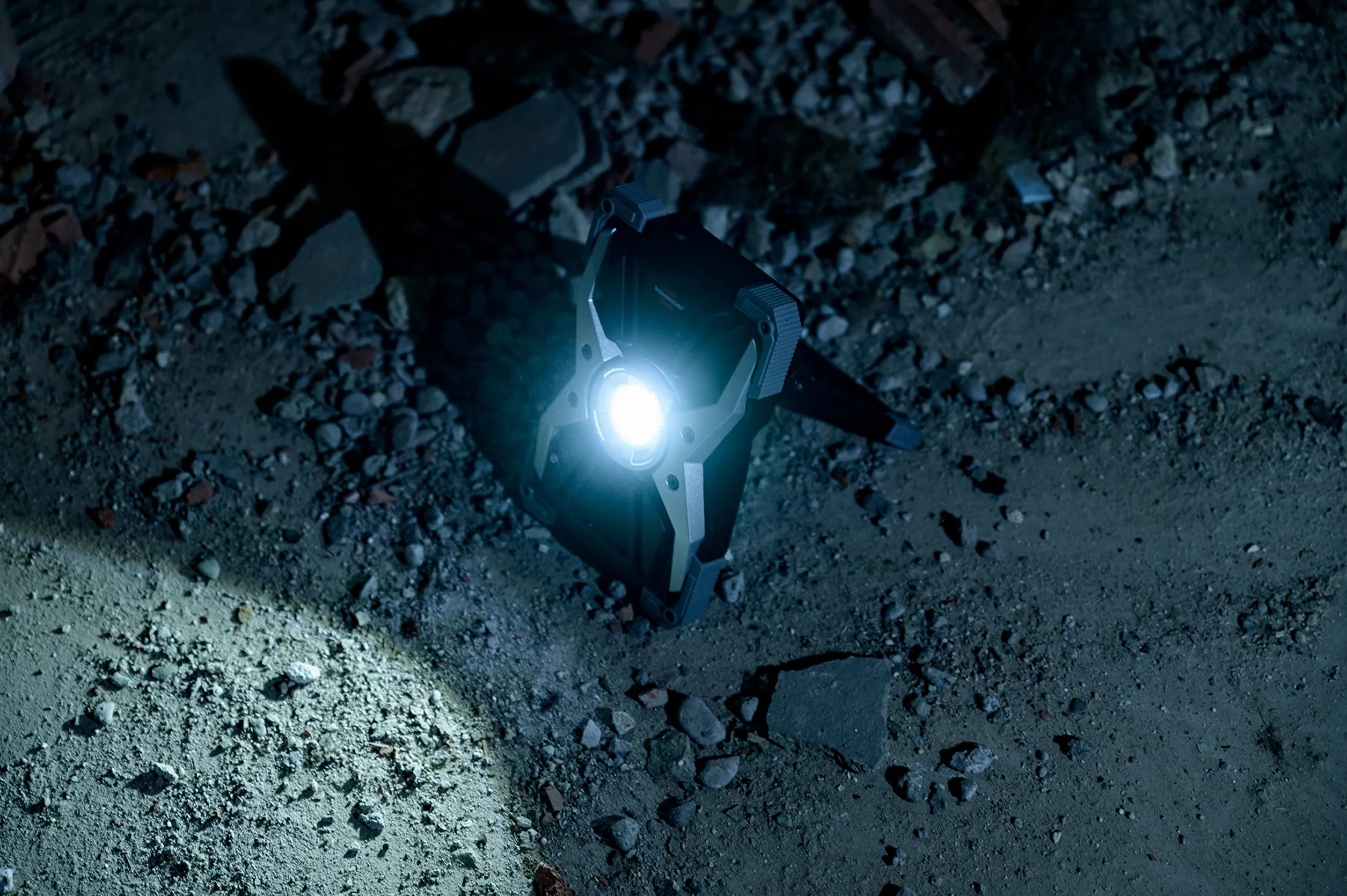 Brennenstuhl Akumulatorowa lampa robocza LED Rufus/LED lampa warsztatowa na zewnątrz (3000 lm, 30 W, 5 trybów, powerbank, ładowarka USB, wykonana z odlewanego ciśnieniowo aluminium)