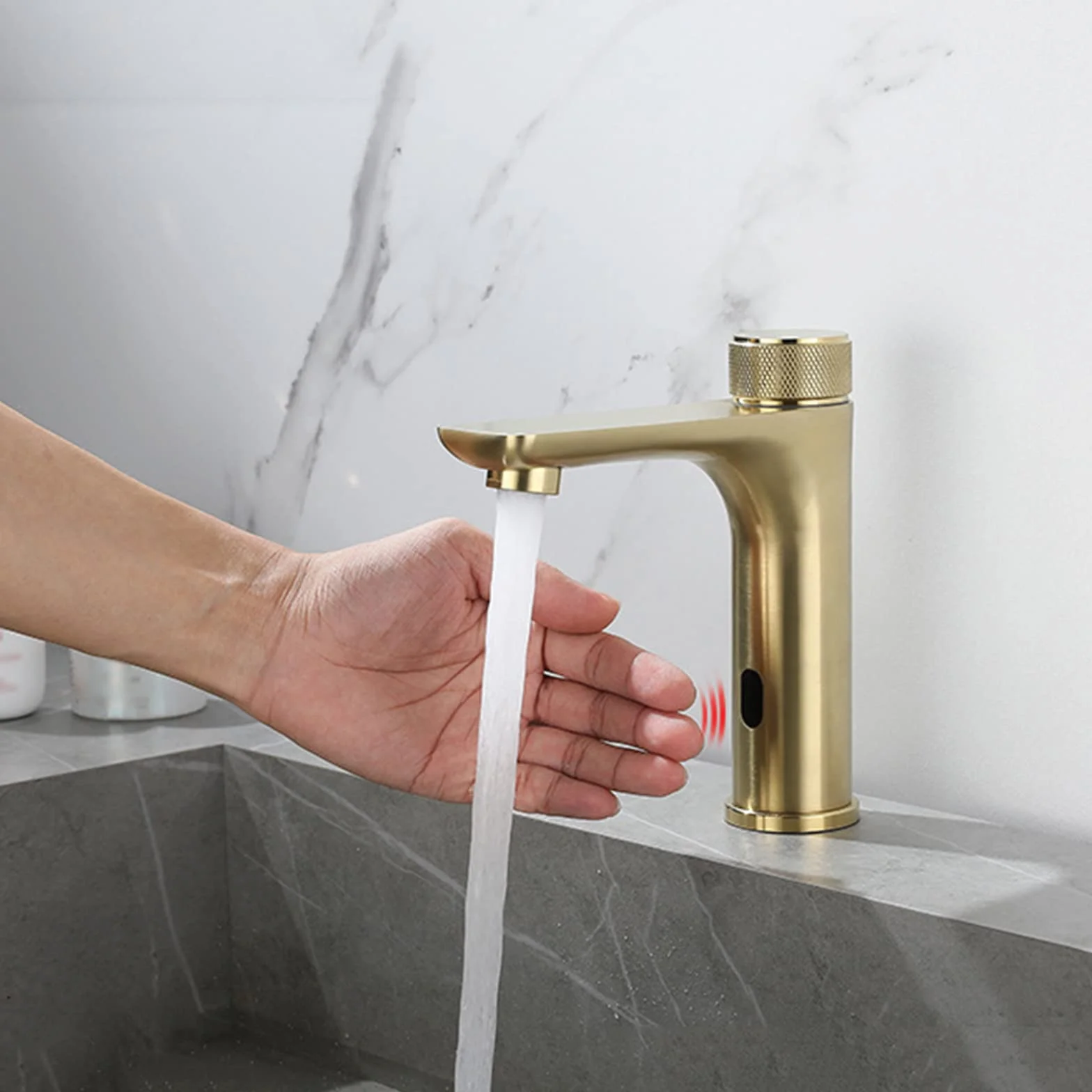 Automatyczny kran na podczerwień ciepła i zimna woda kran do zlewu bezdotykowy Lavabo bateria umywalkowa szara bateria łazienkowa do użytku bez użycia rąk nowoczesny design łatwa instalacja