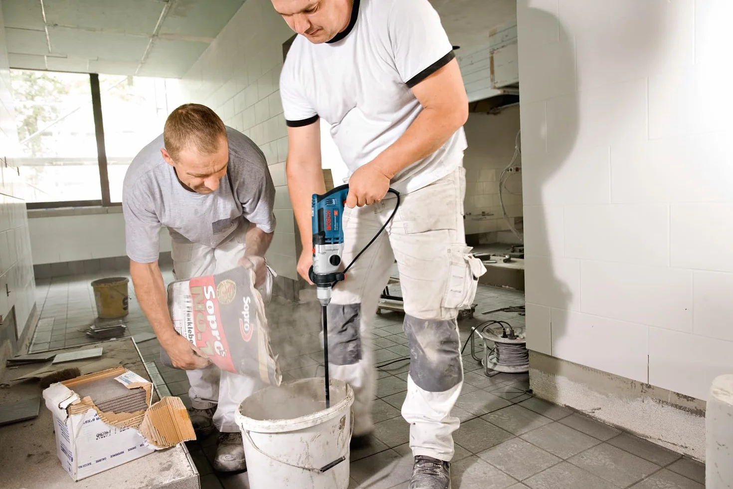 Bosch Professional: wiertarka udarowa GSB 24-2 moc 1100 W, maks. moment obrotowy: 40/14,5 Nm, szybkozaciskowy uchwyt wiertarski, rękojeść dodatkowa, ogranicznik głębokości, walizka L-Case