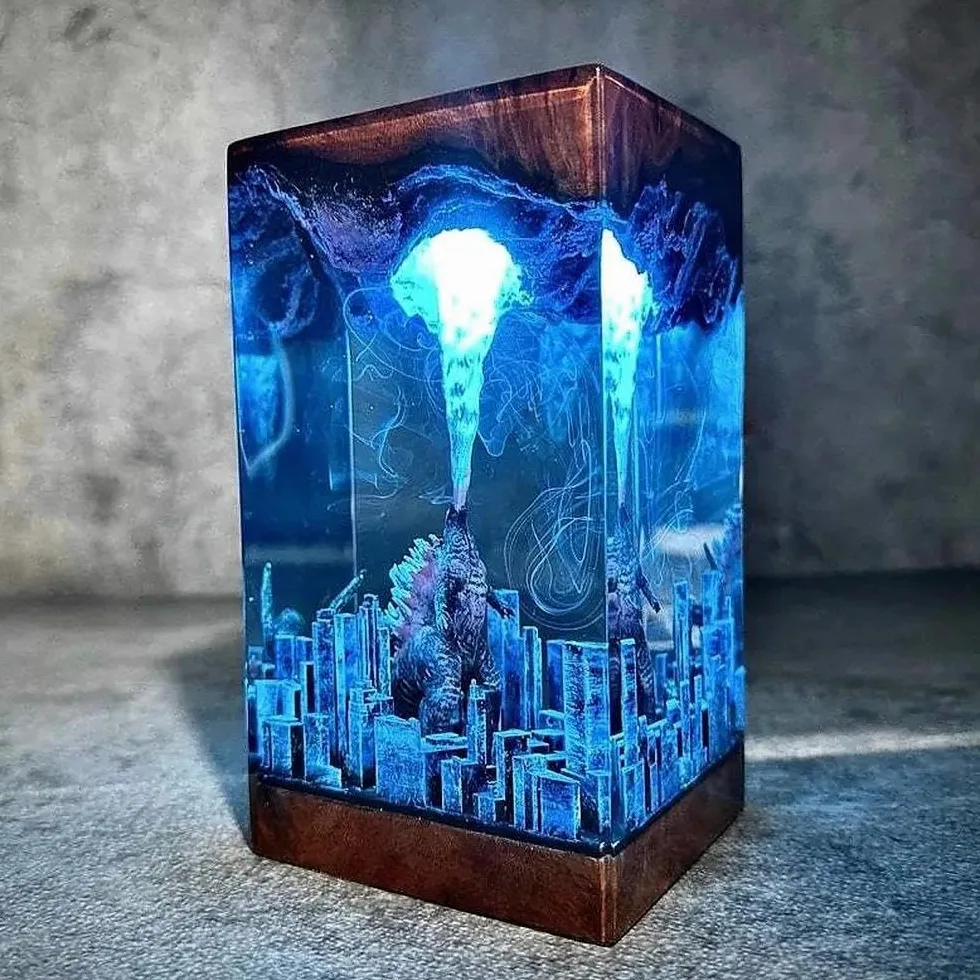 Godzilla lampka nocna z żywicy epoksydowej 3D, figurki Godzilli z żywicy z kablem USB, lampka nocna Monster z pilotem 16 kolorów, wielokolorowa lampka nocna LED, dekoracja biurka, prezent (styl