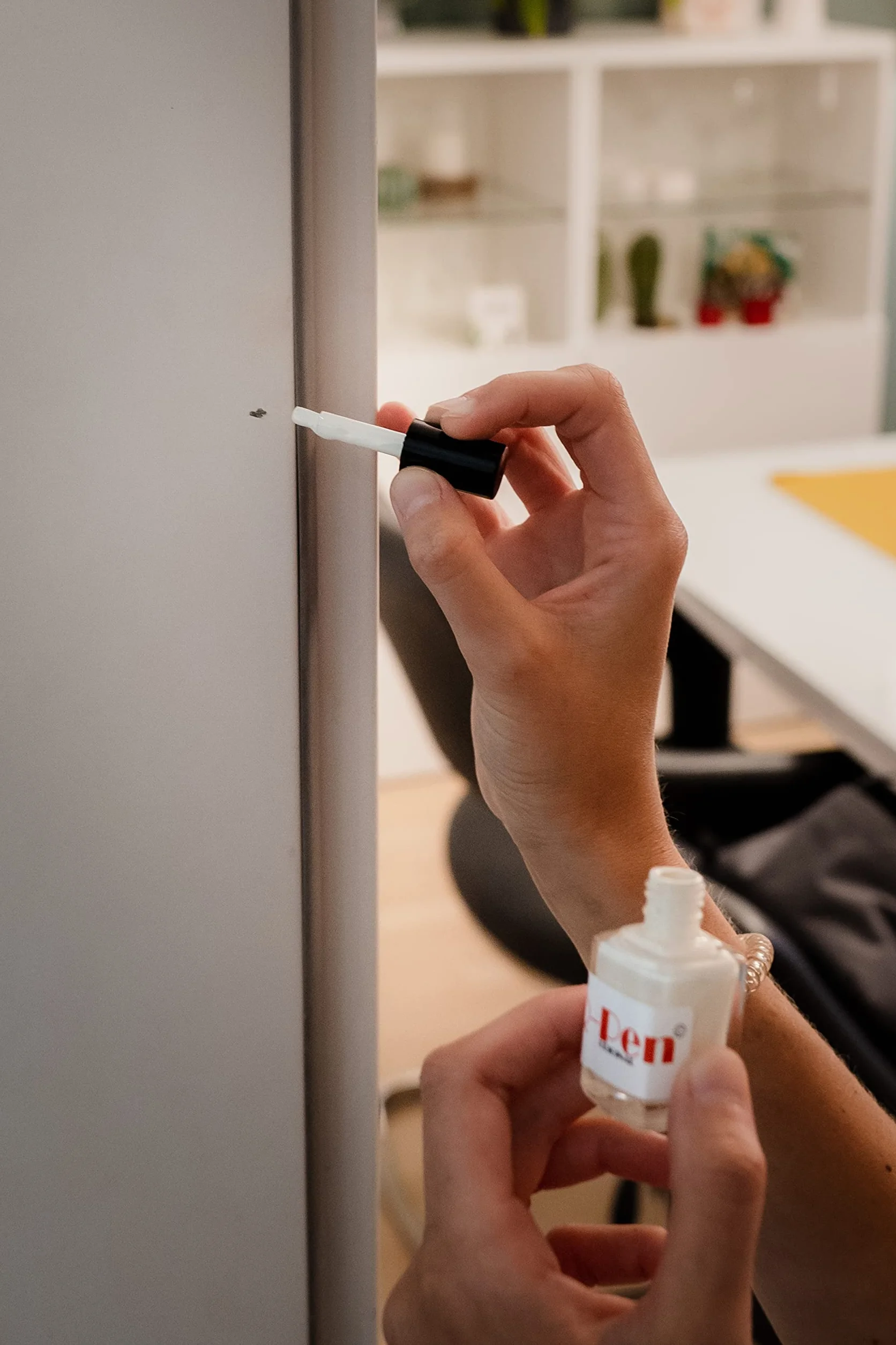 Marker do lakieru Touchup Paint for IKEA Kallax white - by