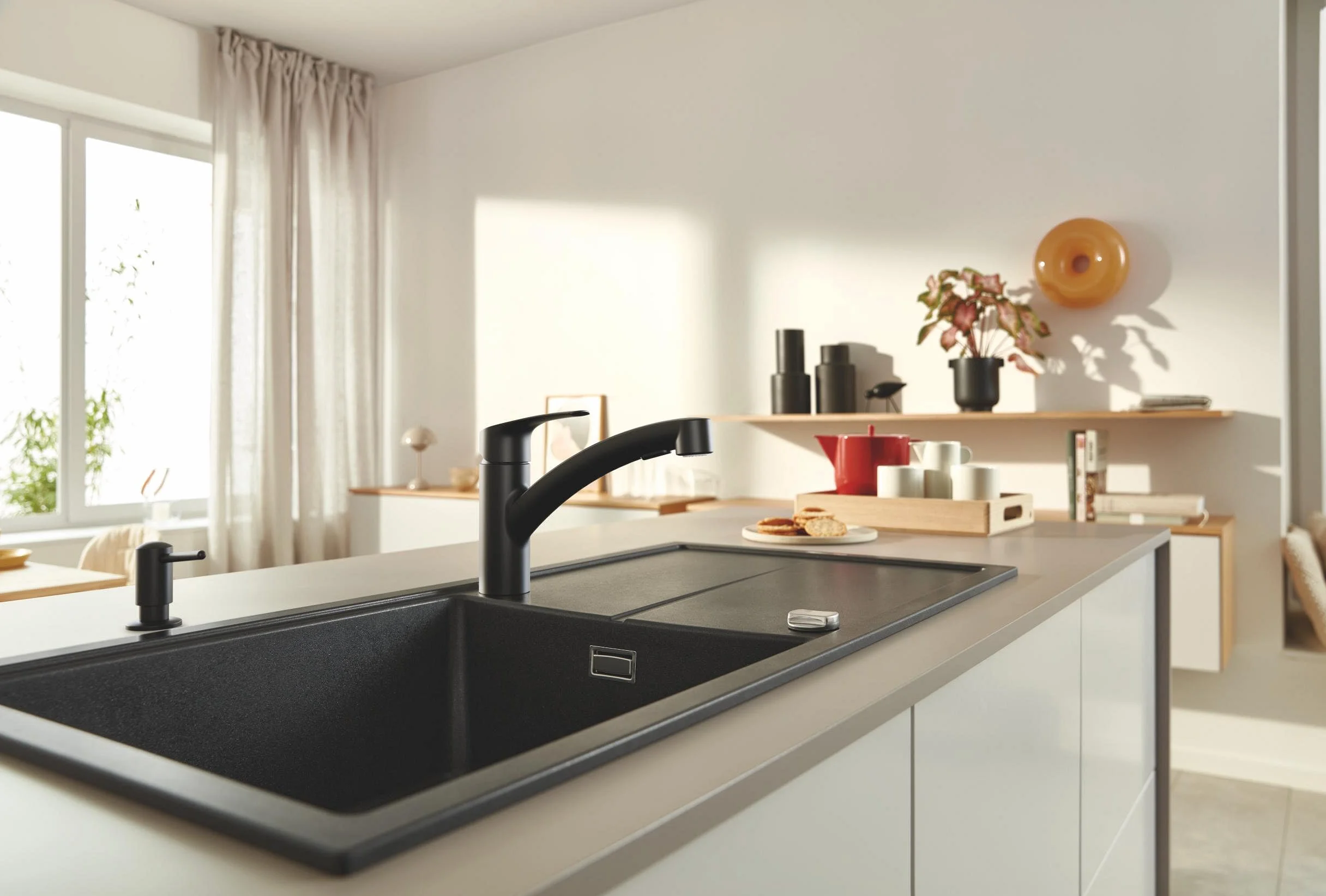 GROHE Dozownik mydła do kuchni (dozownik płynu do mycia mydła w płynie, pojemnik 500 ml do montażu pod zlewozmywakiem kuchennym, obsługiwany również ramieniem lub łokciem), czarny, 1021652430