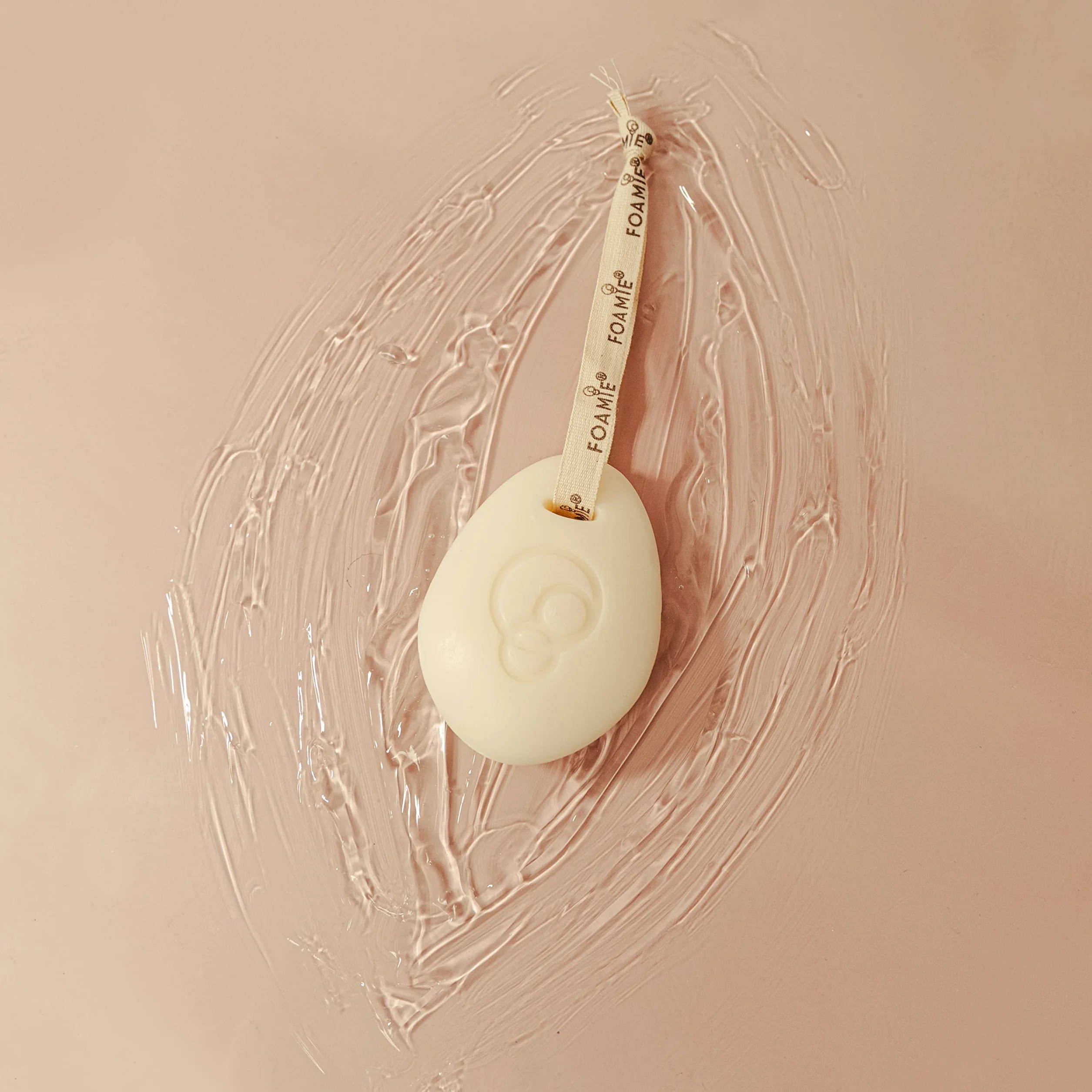 Foamie Stały balsam do mycia intymnego, pielęgnacja intymna dla kobiet z kwasem mlekowym i mlekiem migdałowym bez perfum, alkohol, barwniki, prysznic intymny dla delikatnej pielęgnacji zewnętrznej