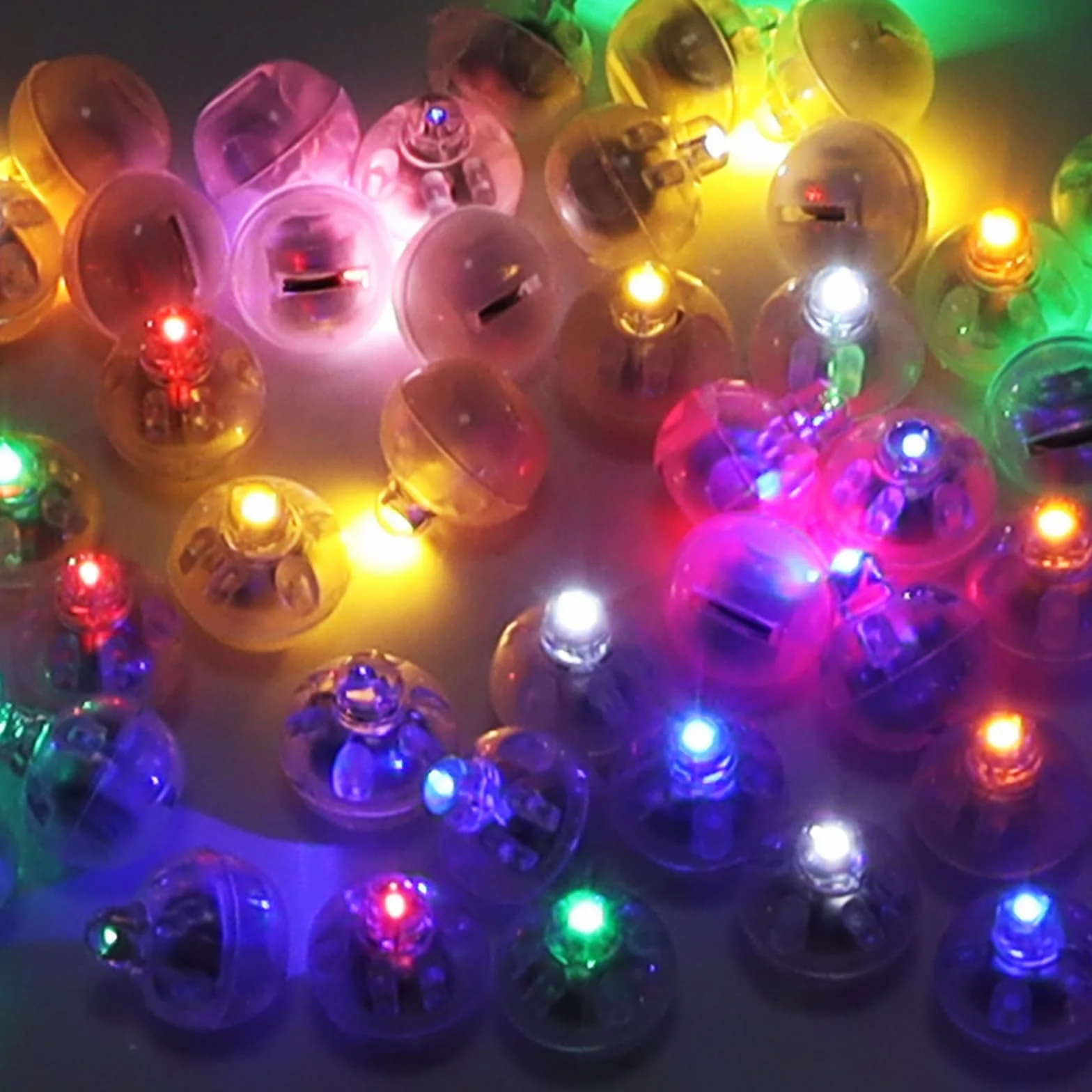 100 sztuk mini świetlnych kulek LED, okrągłe balony LED, mini kolorowe lampki balonowe do latarni papierowych, na Boże Narodzenie, urodziny, karnawał, wesele, do ogrodu, baru, klubu.