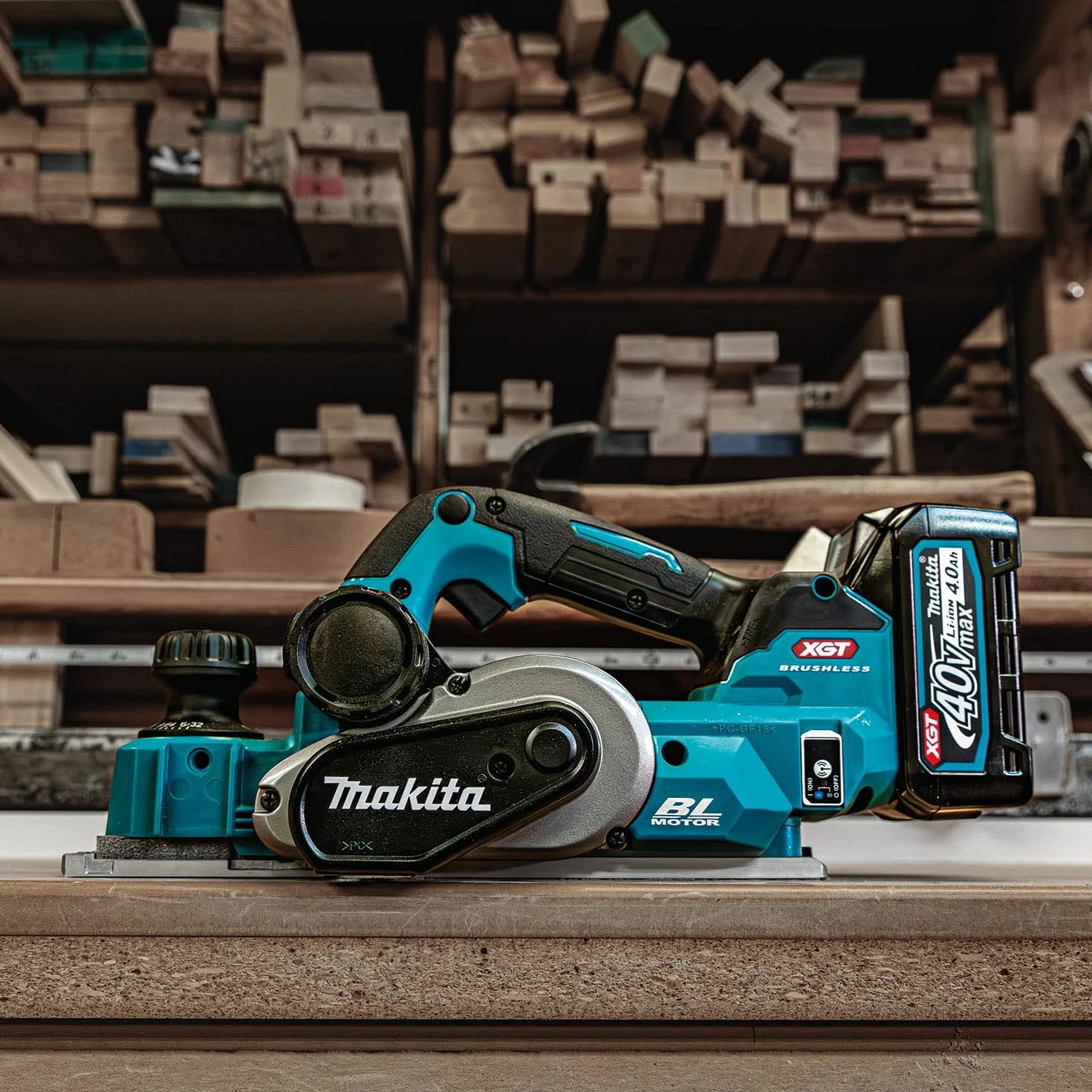 Makita KP001GZ 40V Max XGT bezszczotkowa strugarka 82 mm – baterie i ładowarki nie są dołączone