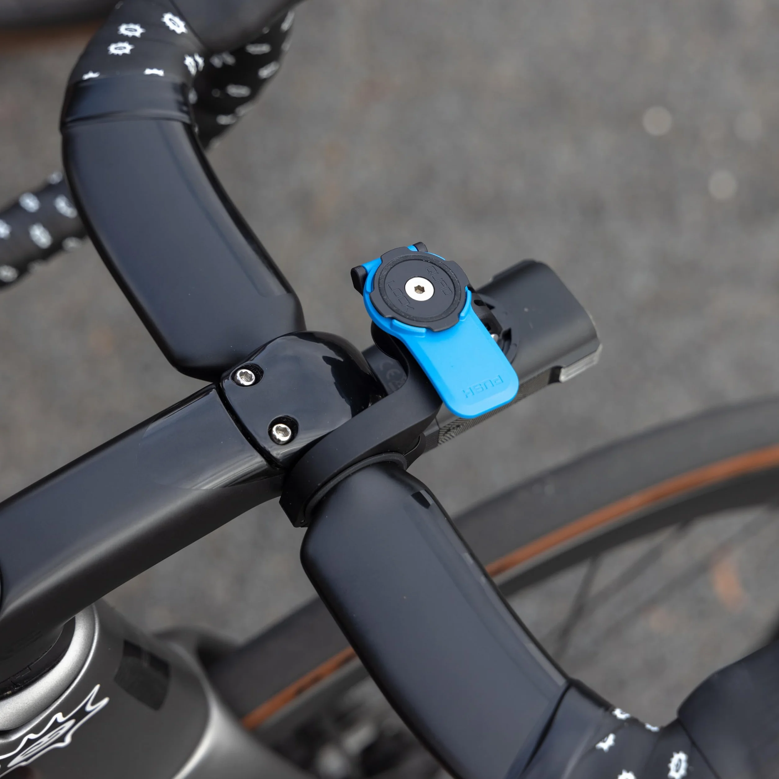QUAD LOCK Uchwyt na telefon komórkowy na kierownicę roweru (V3) do iPhone'a, Galaxy, Pixel