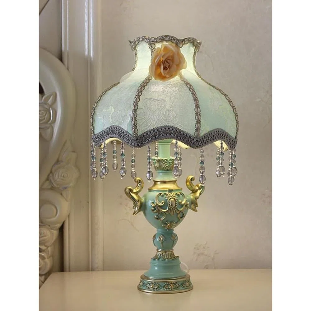 Lampa biurkowa Klasyczna wiktoriańska lampka nocna na stolik nocny w stylu francuskim, abażur z tkaniny kwiaty vintage, do sypialni