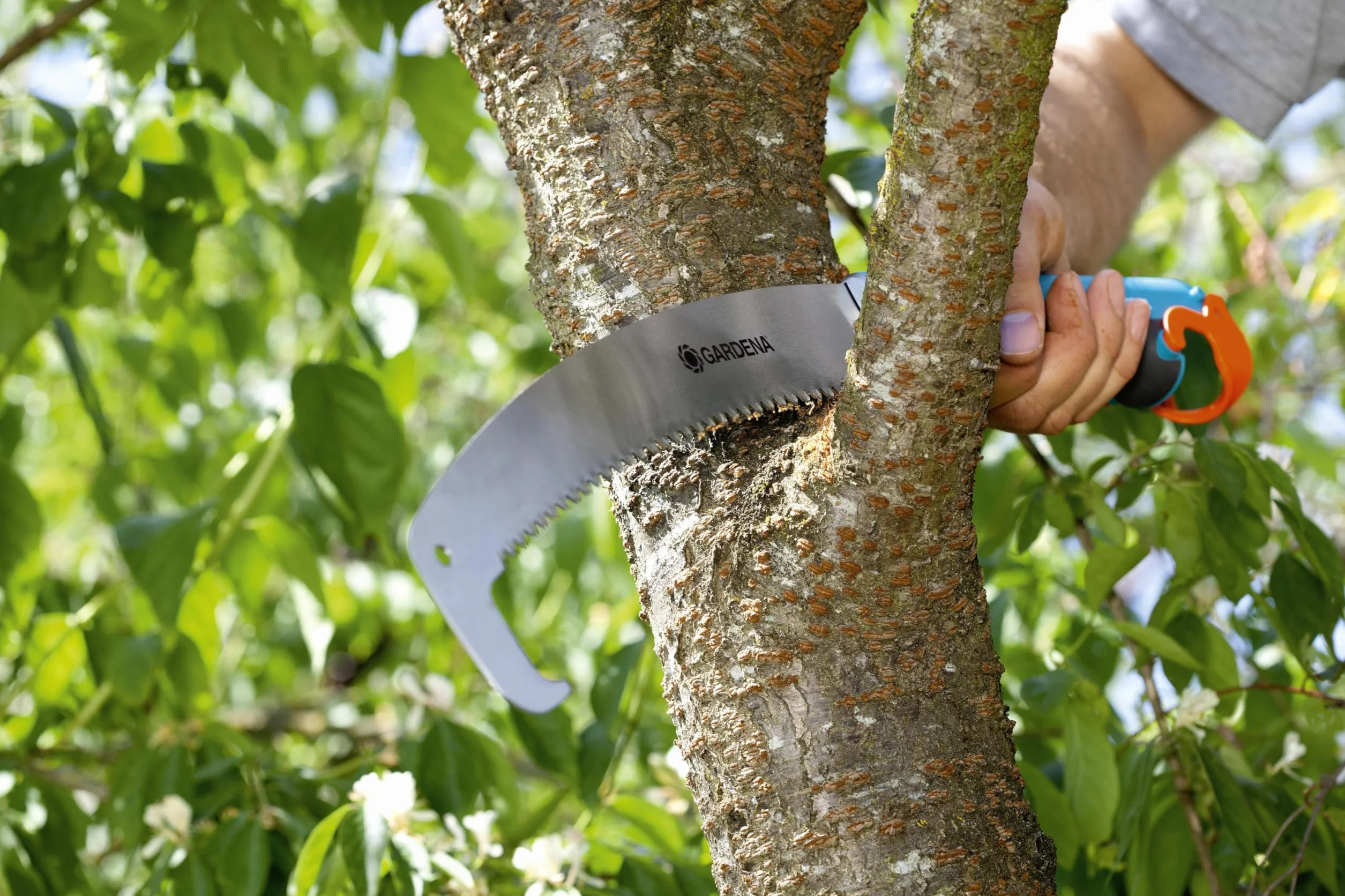 Gardena combisystem piła ogrodowa 300 PP profilowana: piła do gałęzi, dł. brzeszczotu 315 mm, hak do odciętych gałęzi, chromowana na twardo, precyzyjne uzębienie z podwójnym szlifem (8738-20)