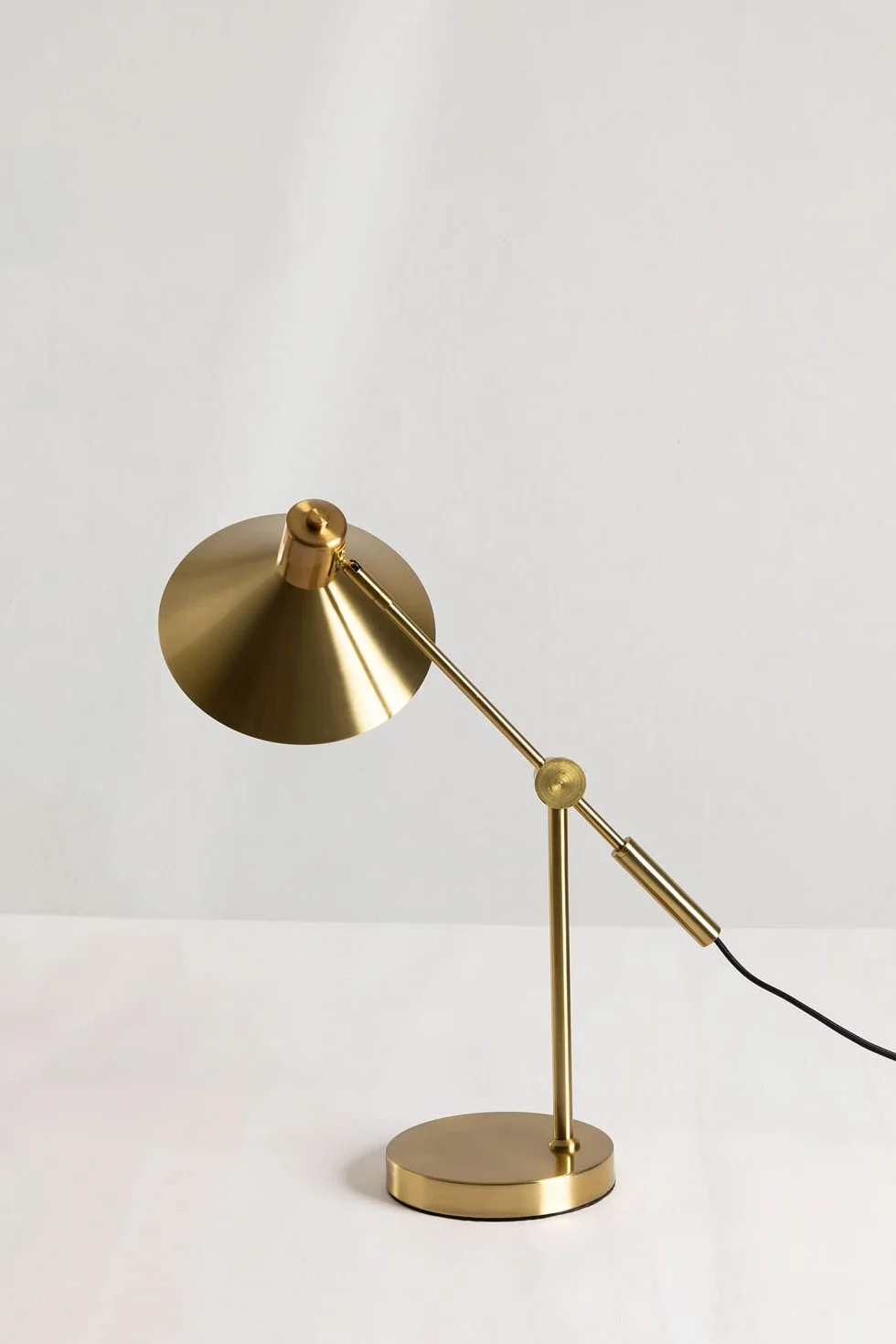 SKLUM Metalowa Lampa Stolowa Clayt