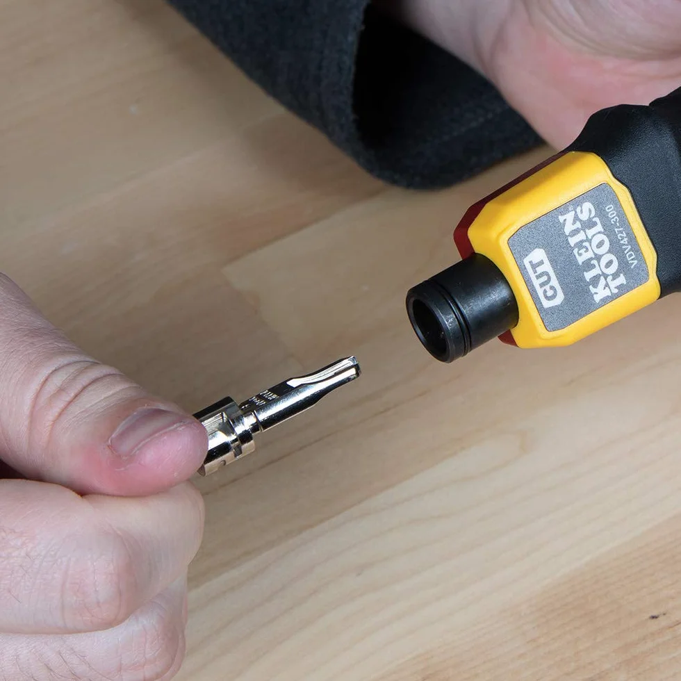 Klein Tools VDV427-300 Narzędzie do dziurkowania udarowego 66/110 MIM z gniazdem bagnetowym Twist-and-Lock
