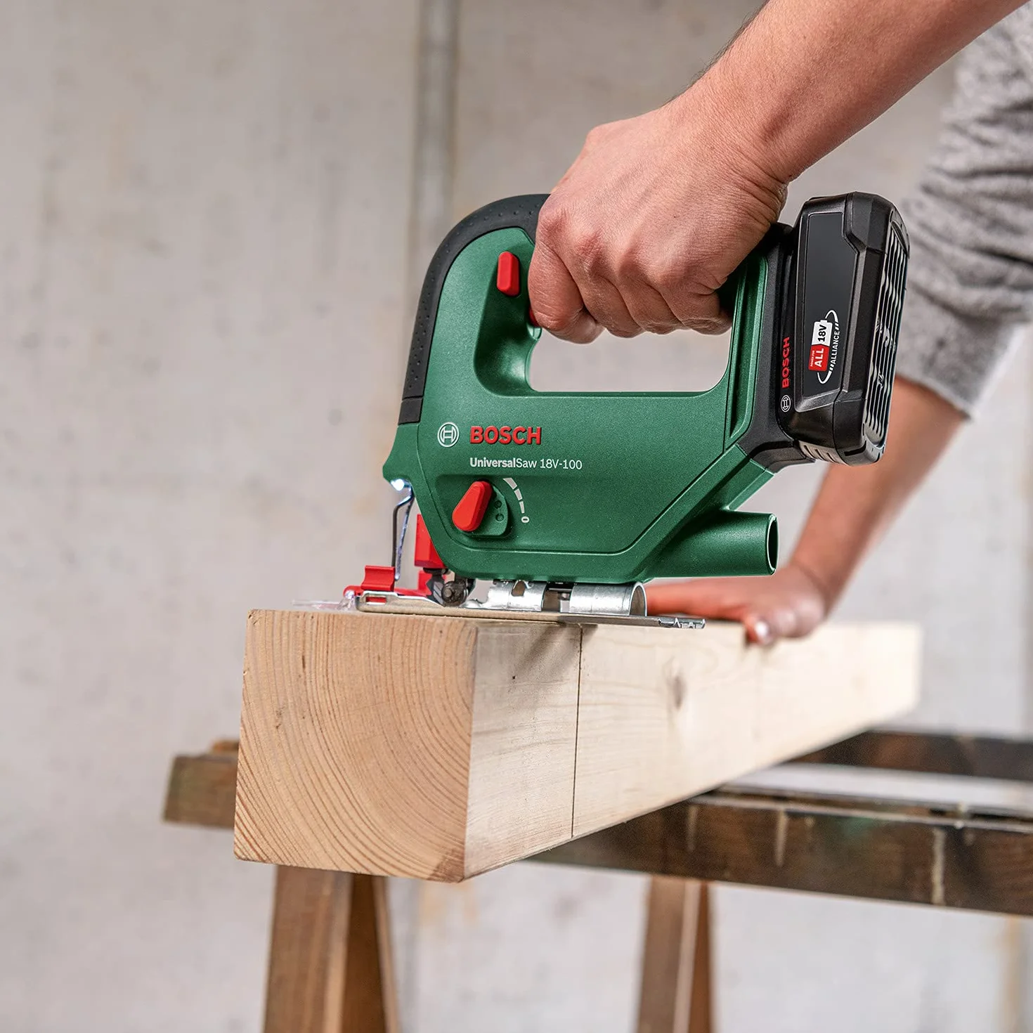 Bosch UniversalSaw, Wyrzynarka akumulatorowa 18V-100 (bez akumulatora, system 18V, 15-częściowy zestaw brzeszczotów do wyrzynarek, opakowanie kartonowe) – Amazon Edition, Zielony