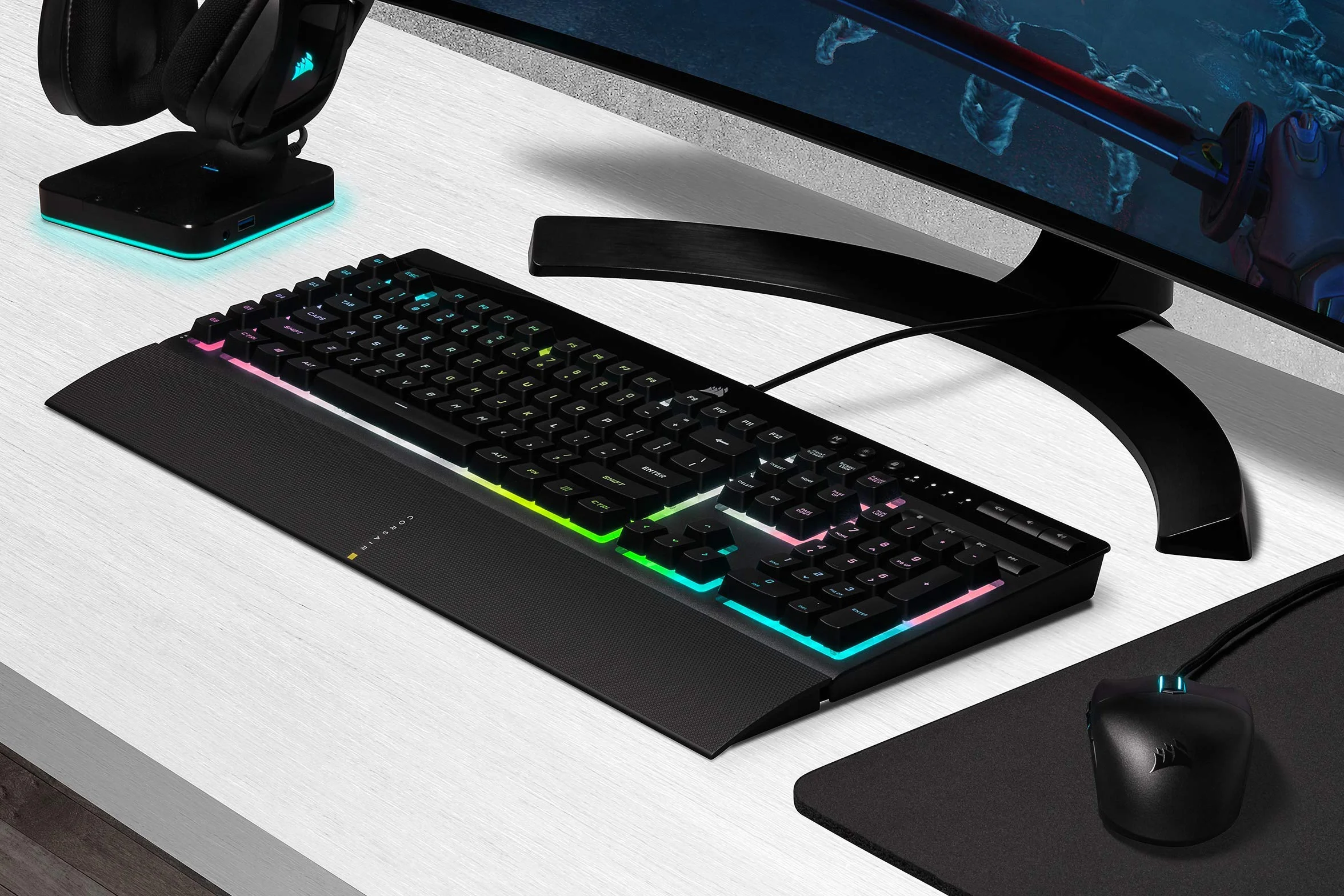 CORSAIR K55 RGB PRO XT przewodowa klawiatura do gier, IP42, odporna na kurz i zalanie, 6 klawiszy makro z integracją Elgato, kompatybilna z iCUE, QWERTY UK, PC, Mac, Xbox, czarna