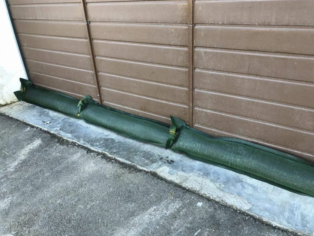 10 sztuk worków na piasek 120 x 27 cm z uchwytem do noszenia i powlekanych metalowymi szlufkami ✓ w zestawie zapasowa szlufka